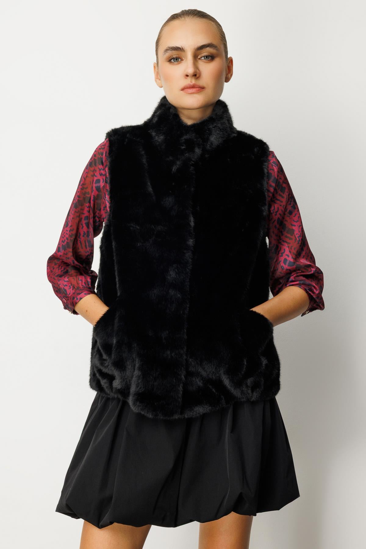 Torba Cepli Ön Çıtçıtlı Peluş Yelek