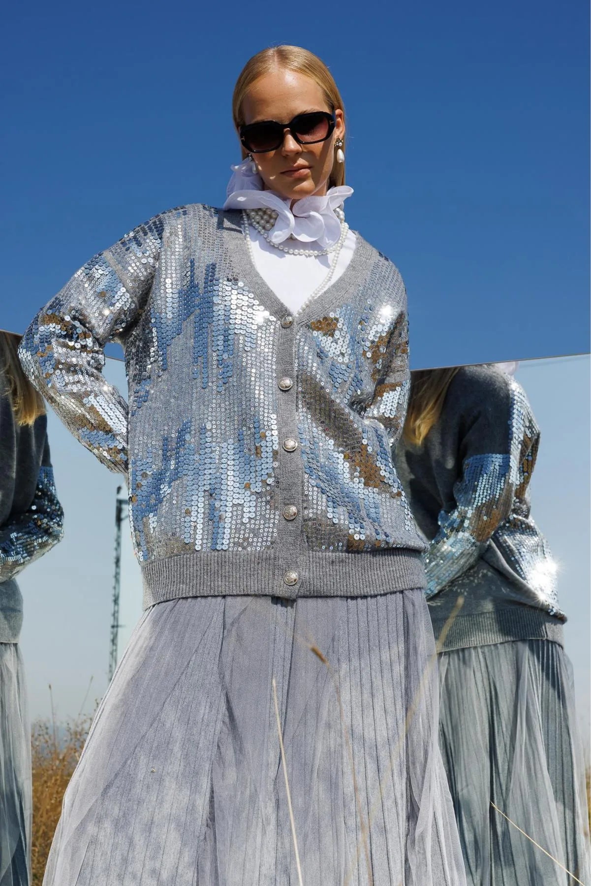 Sequin Embroidered Buttoned Cardigan