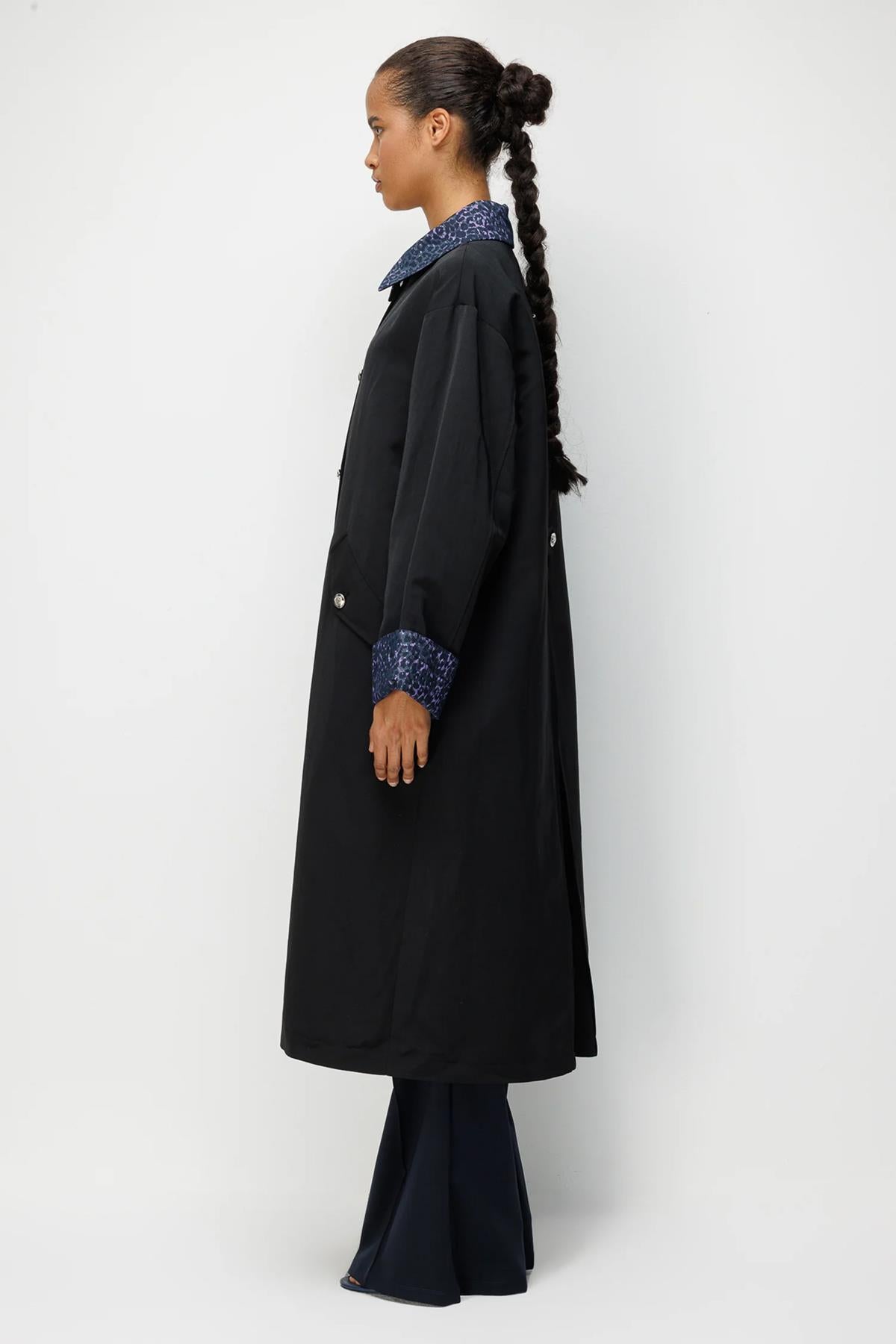 Leopar Desen Yaka Ve Kol Önden Düğmeli Kap