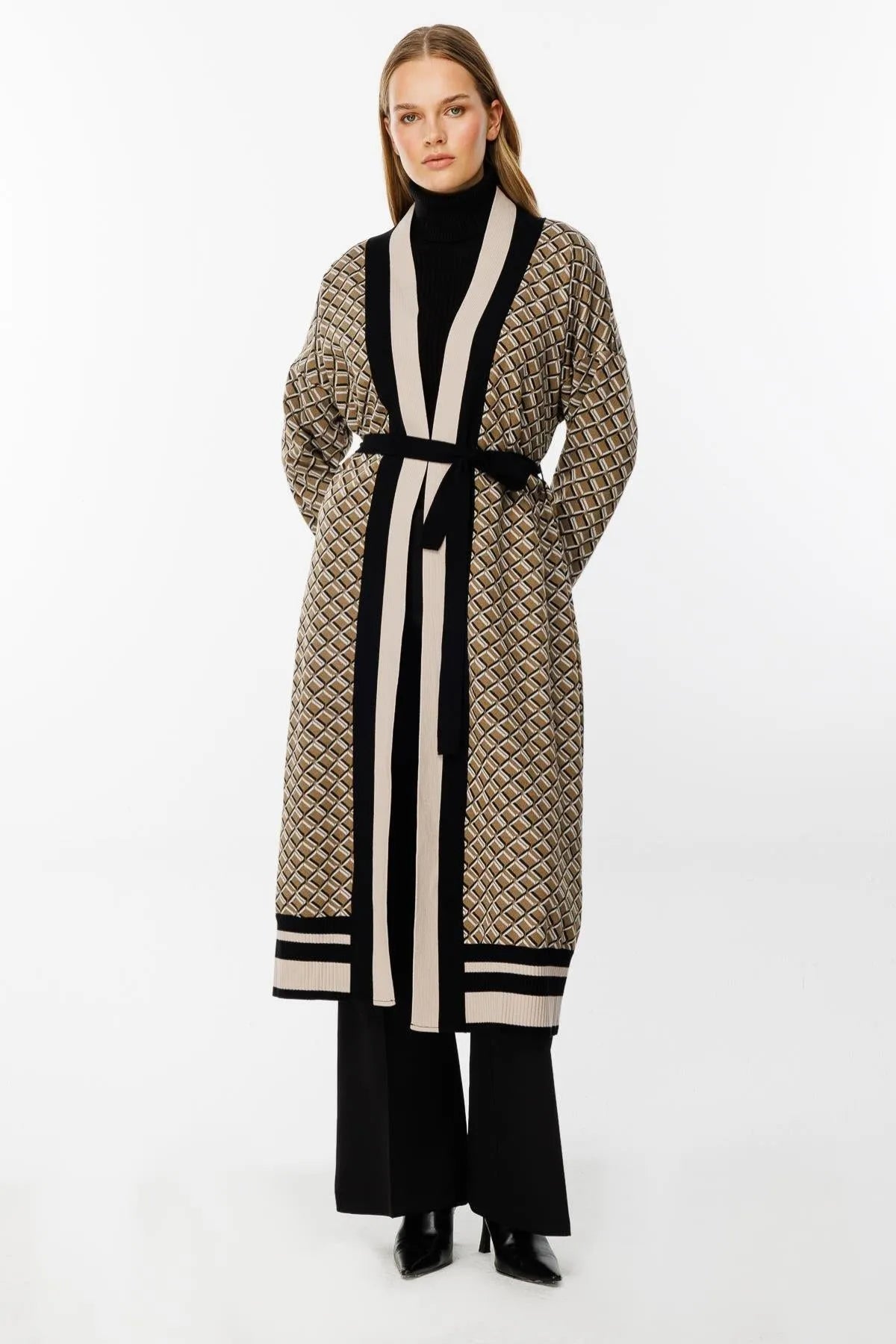 Square Patterned Long Knitted Cardigan