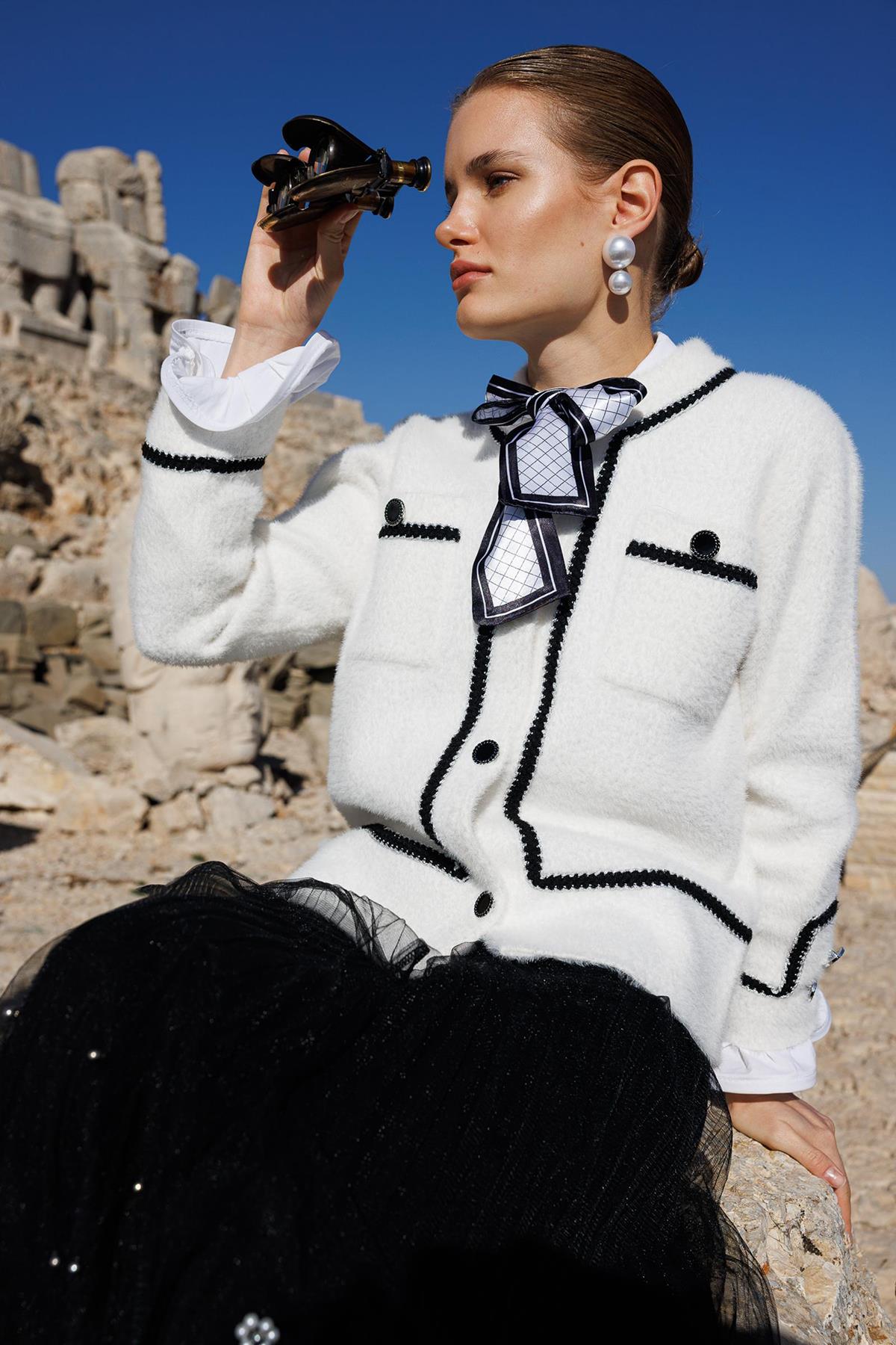 Kurdele Detaylı Hırka