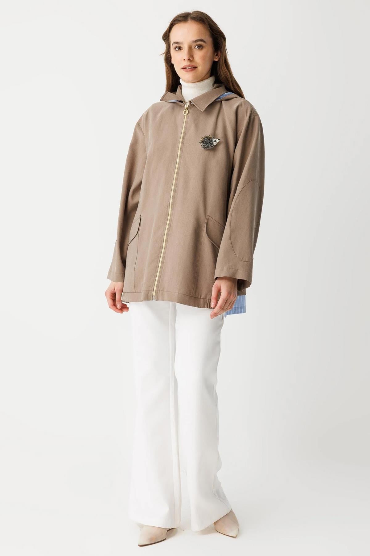 Kirpi Aksesuar Detaylı Ceket