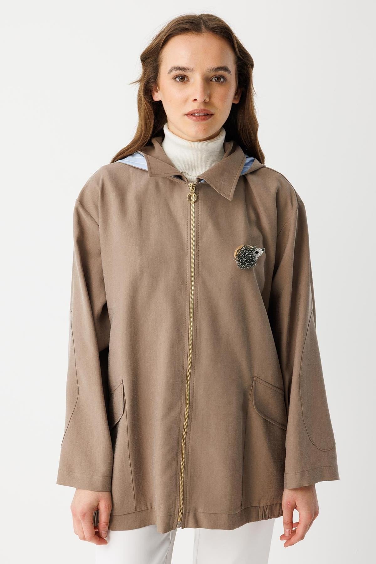 Kirpi Aksesuar Detaylı Ceket