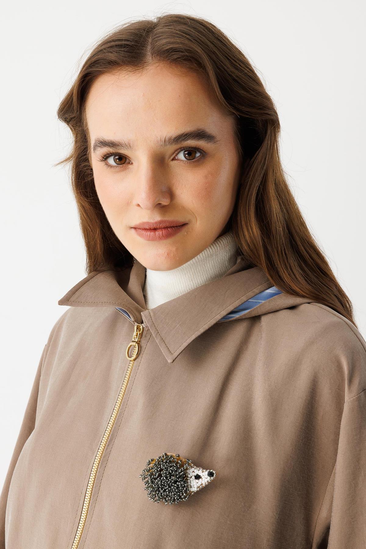 Kirpi Aksesuar Detaylı Ceket