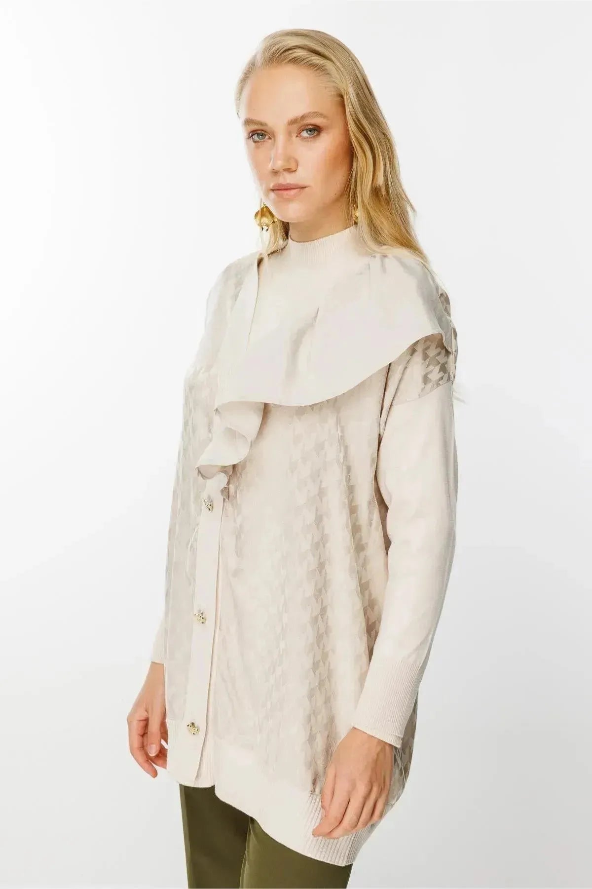Ruffle Detailed Cardigan