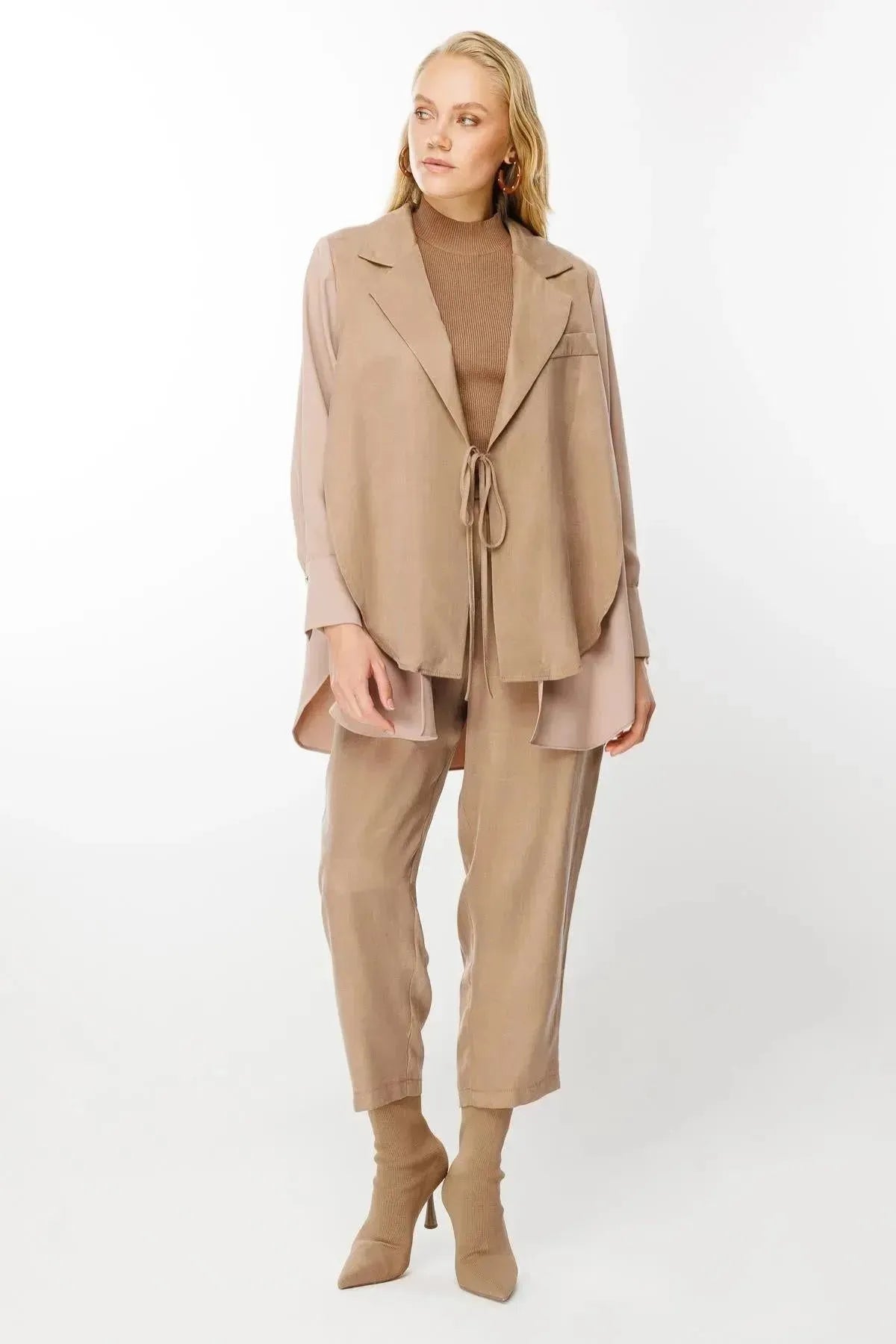 Tied Jacket and Trousers Double Suit