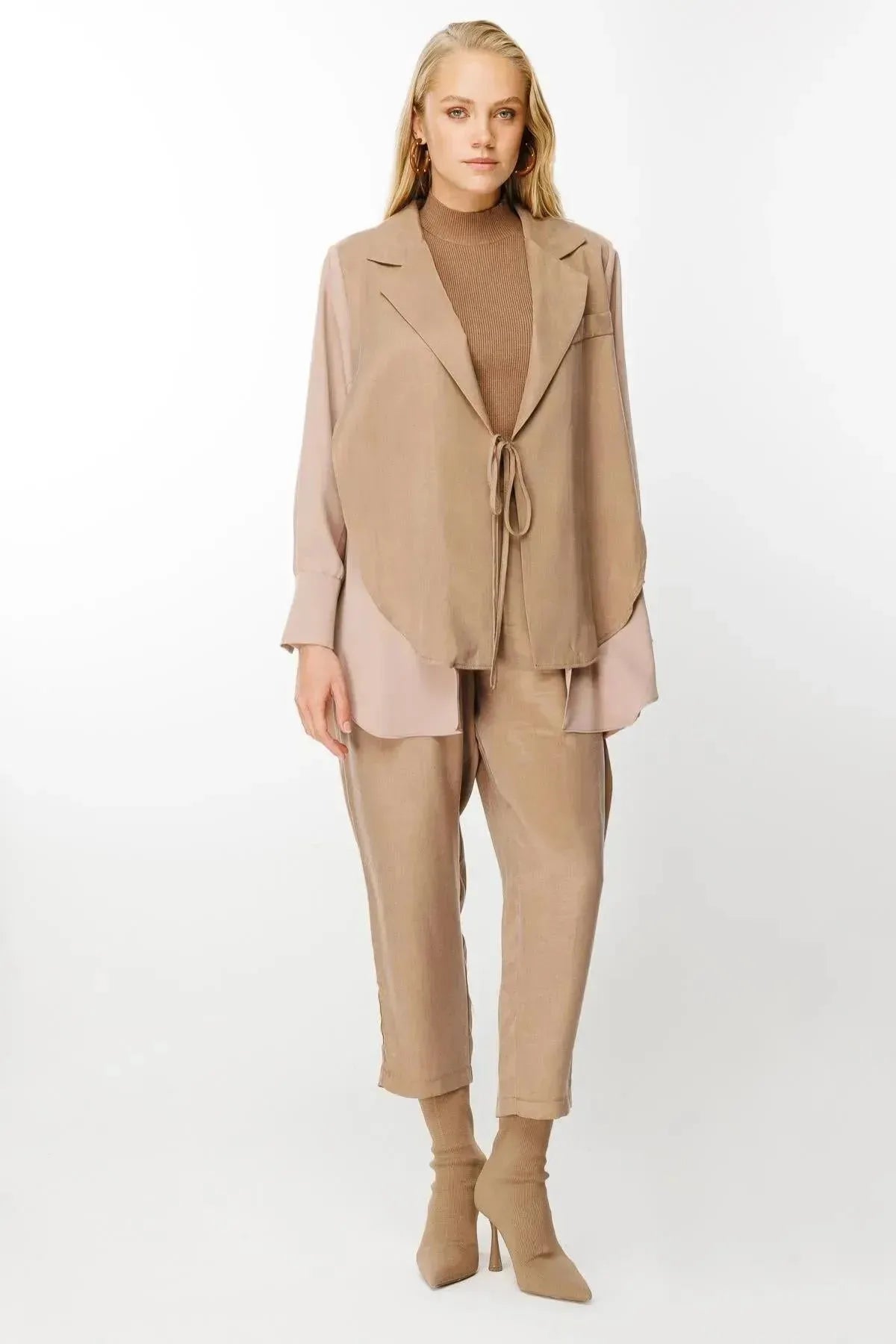 Tied Jacket and Trousers Double Suit