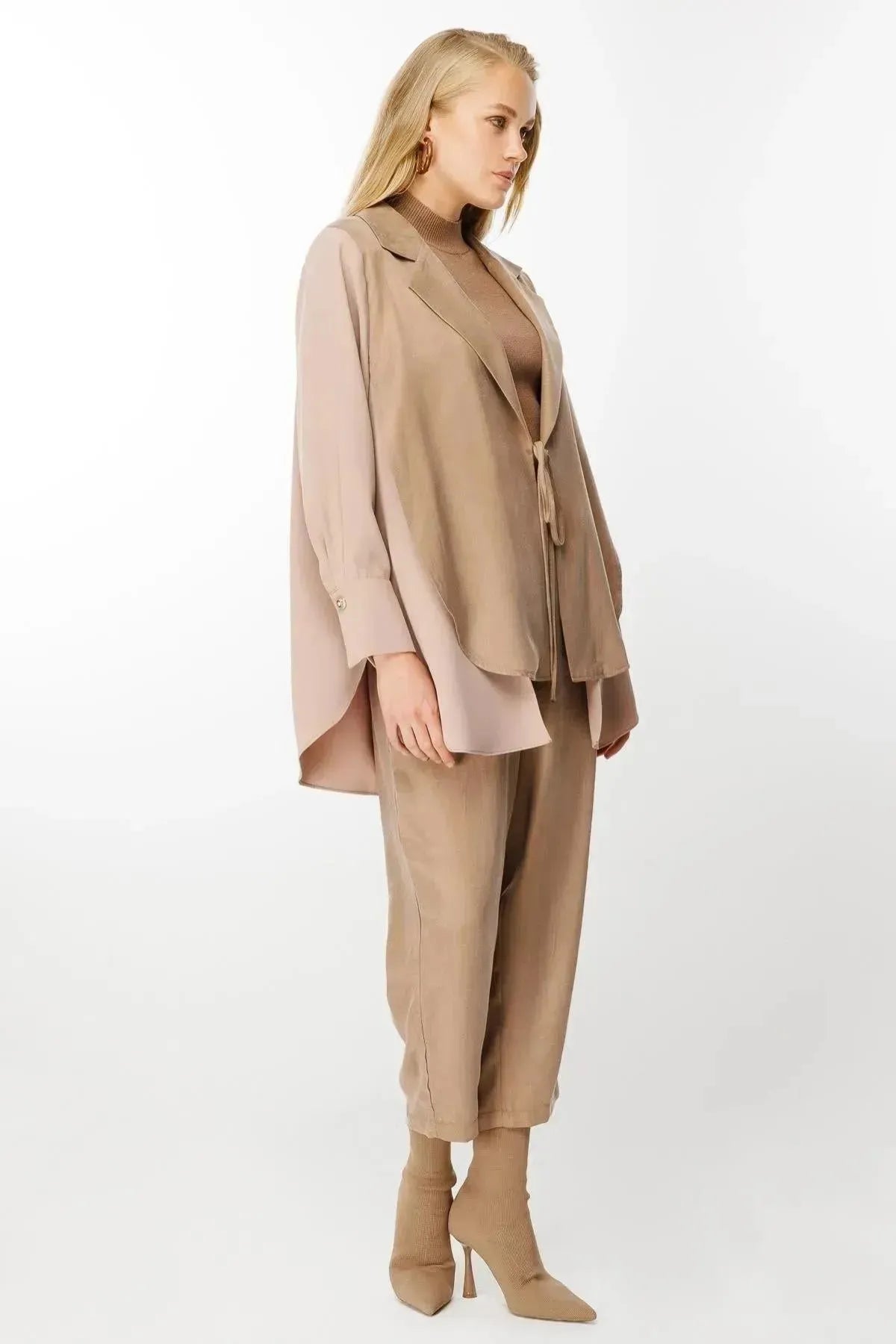 Tied Jacket and Trousers Double Suit