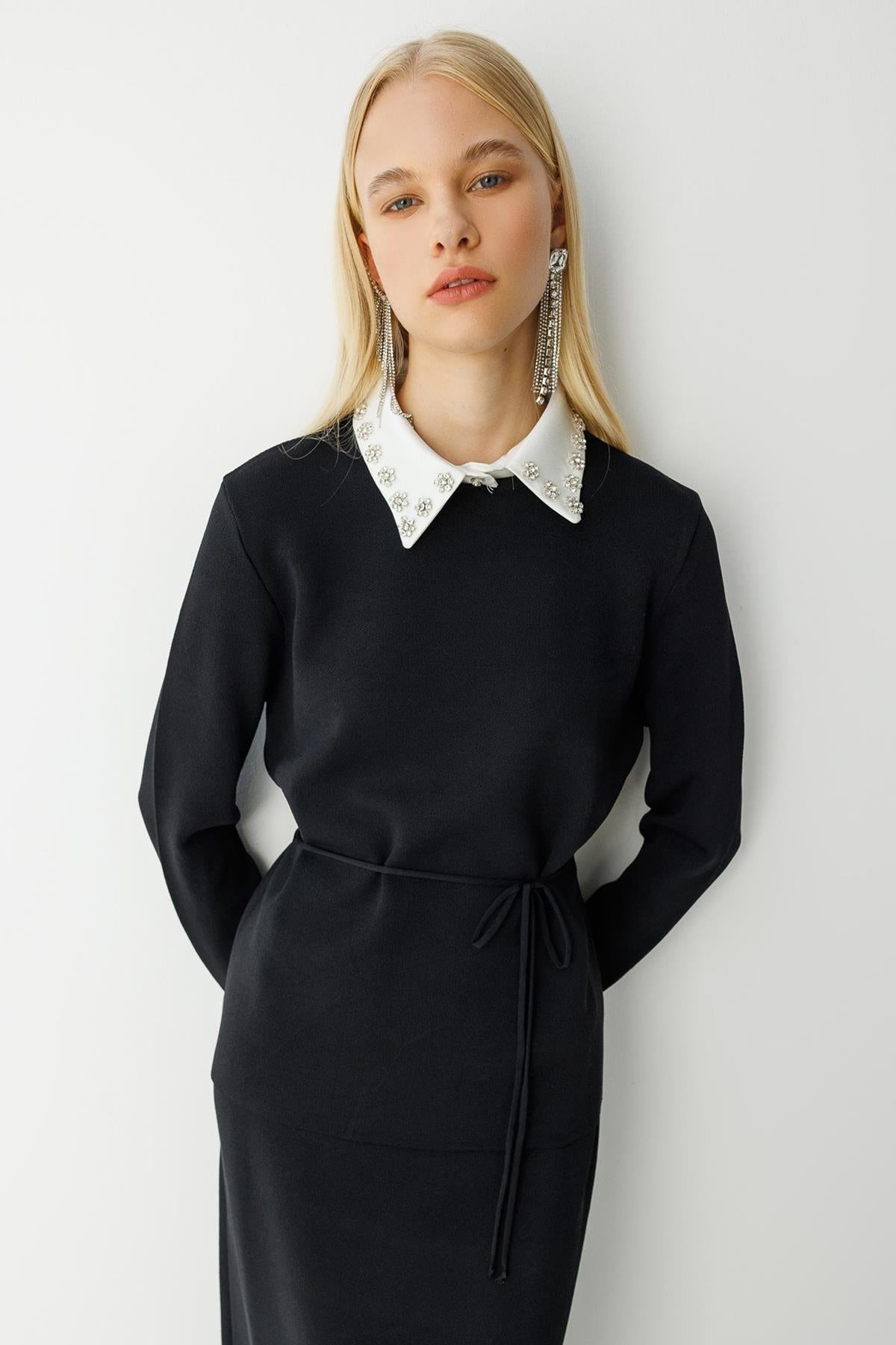 Stone Embroidered Collar and Belted Knitwear Suit