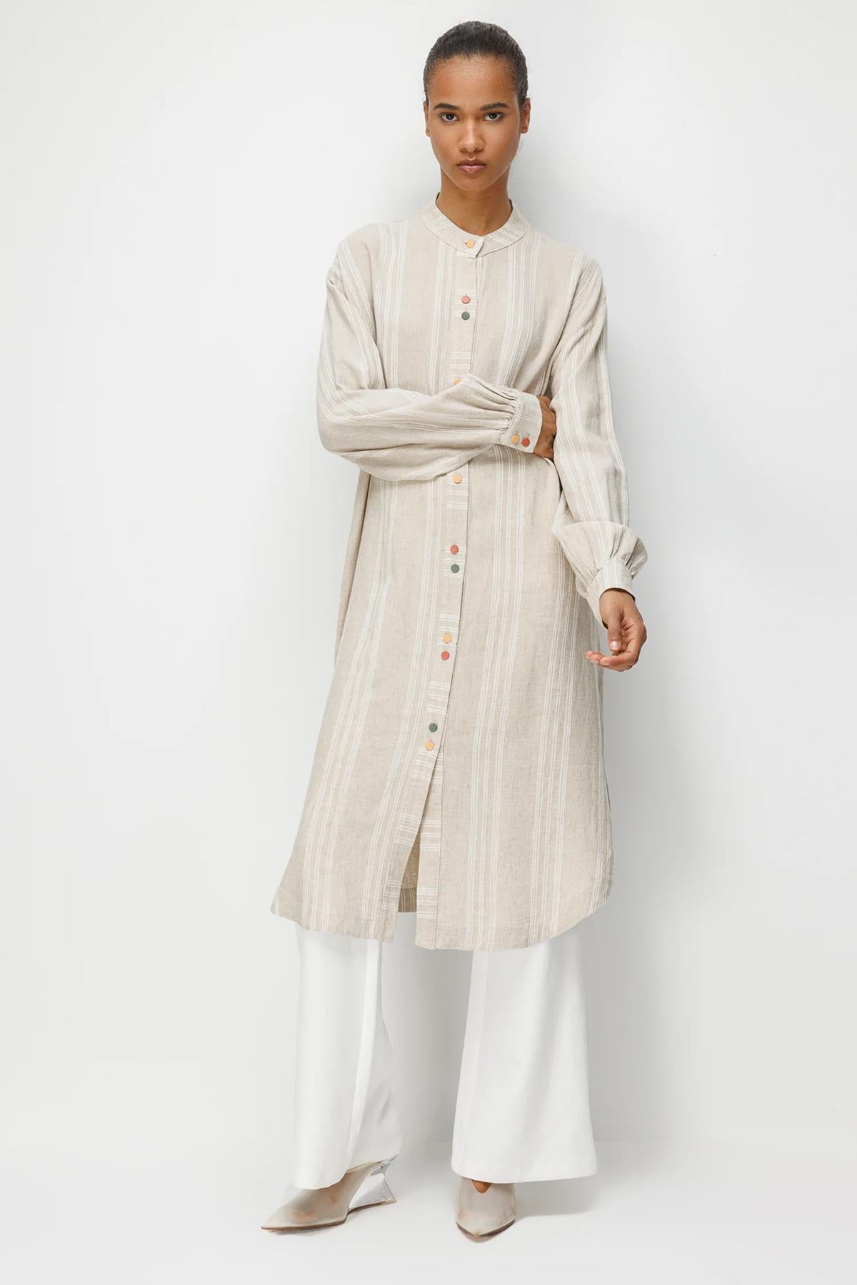 Renkli Düğmeli Arka Desenli Keten Uzun Tunik