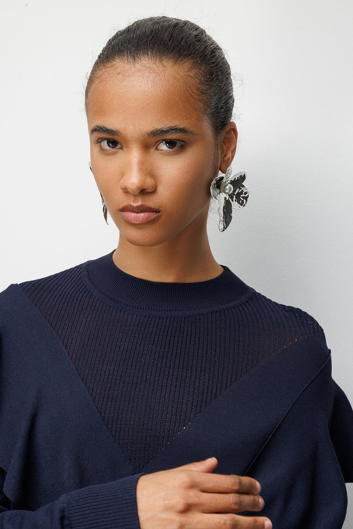 Ön Fırfır Detaylı Triko Tunik