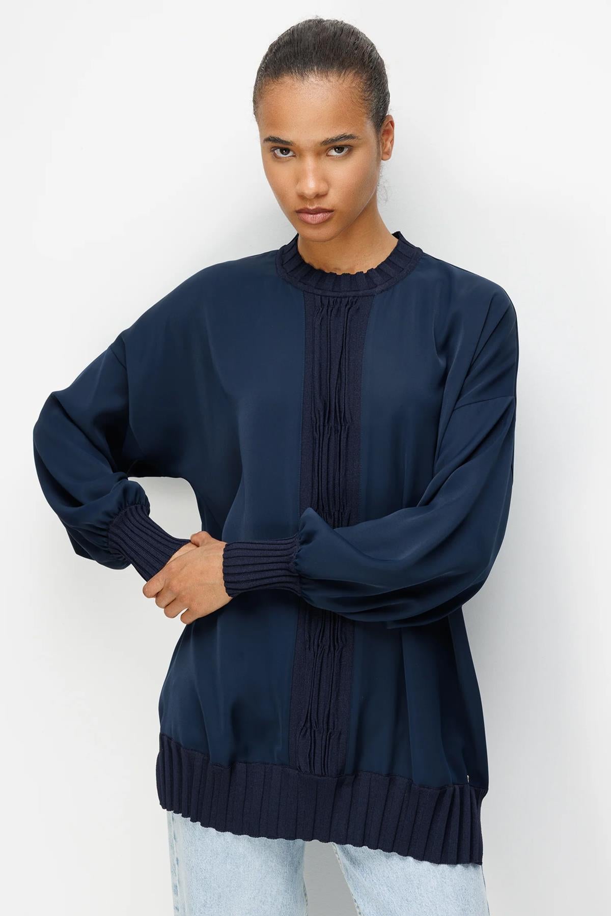 Knitted Fabric Detail Long-Sleeved Tunic