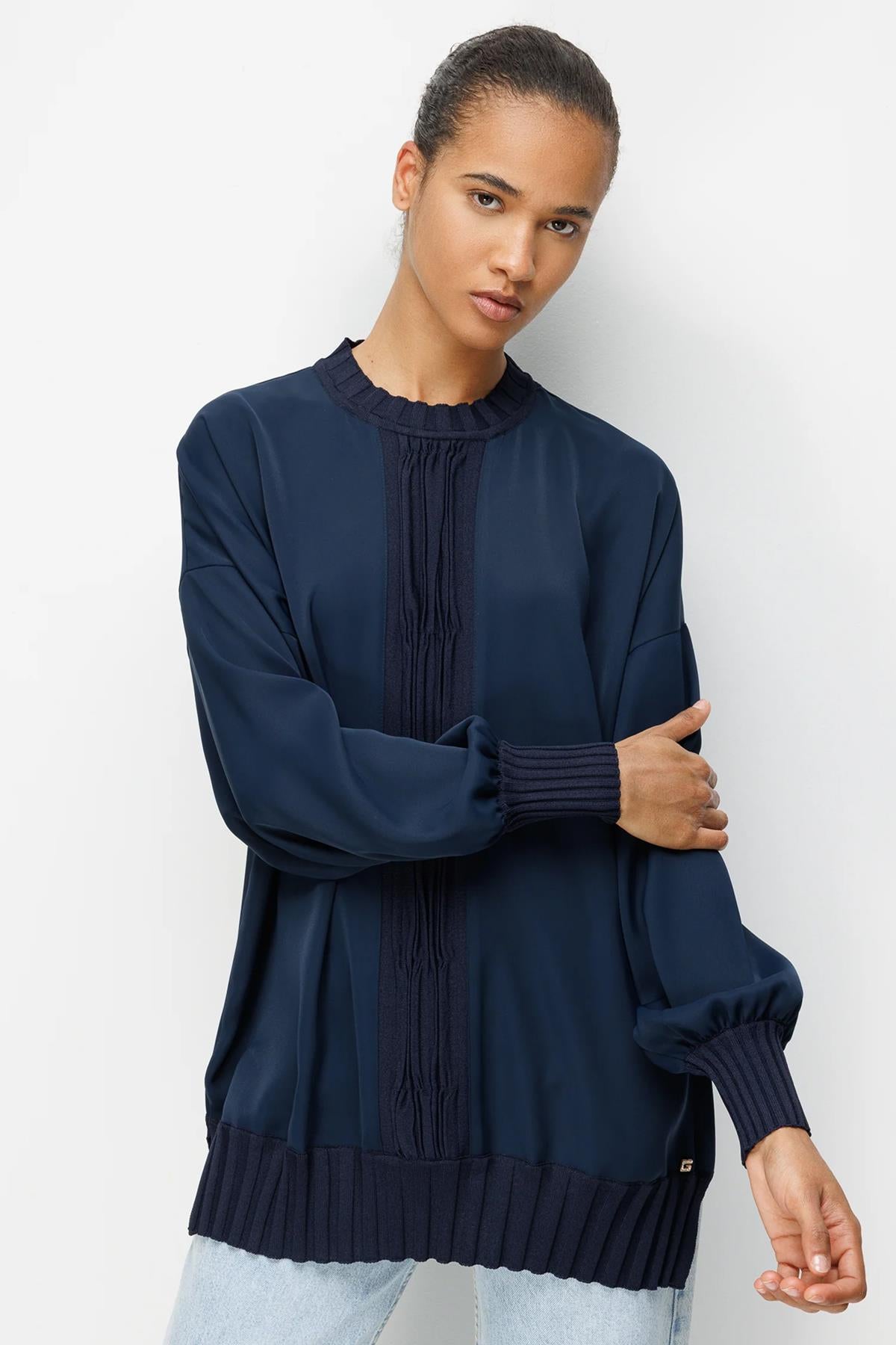 Knitted Fabric Detail Long-Sleeved Tunic