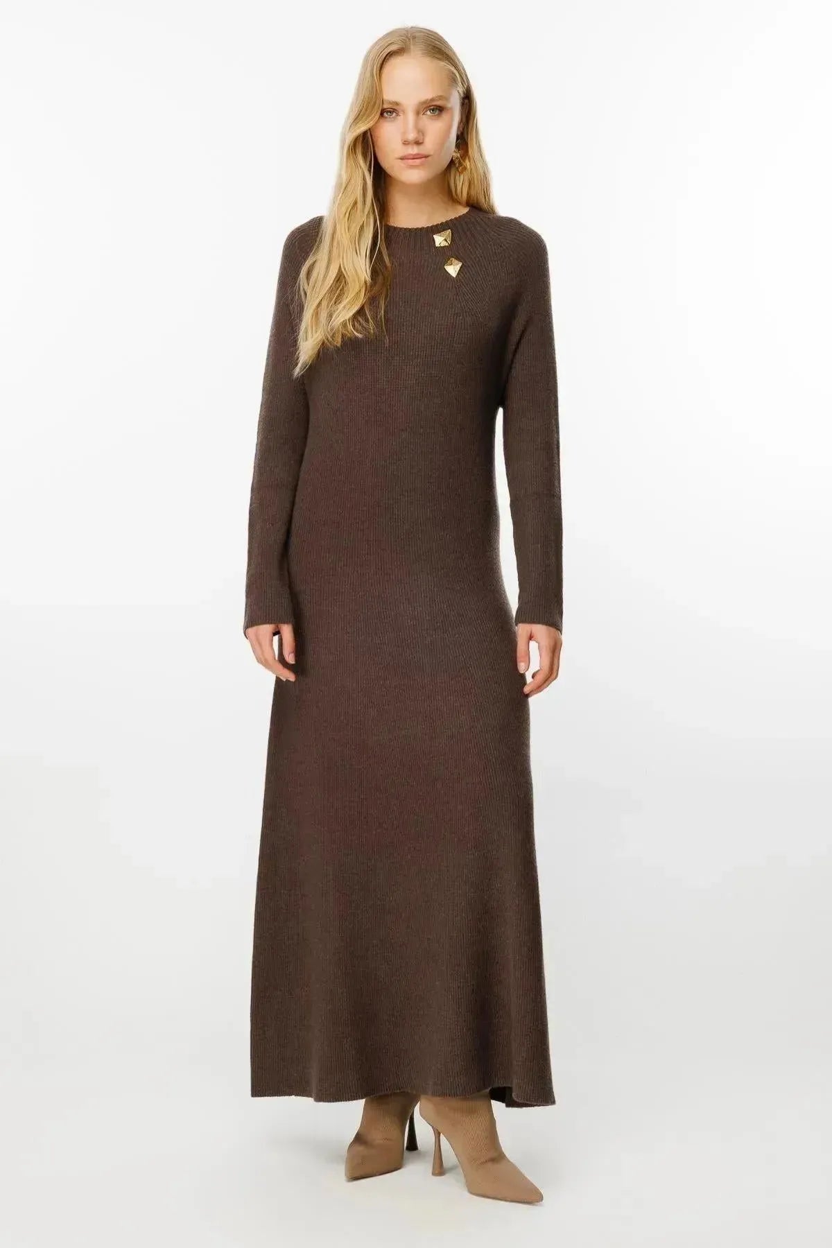 Knitted Dress with Brooch Detail on the Collar