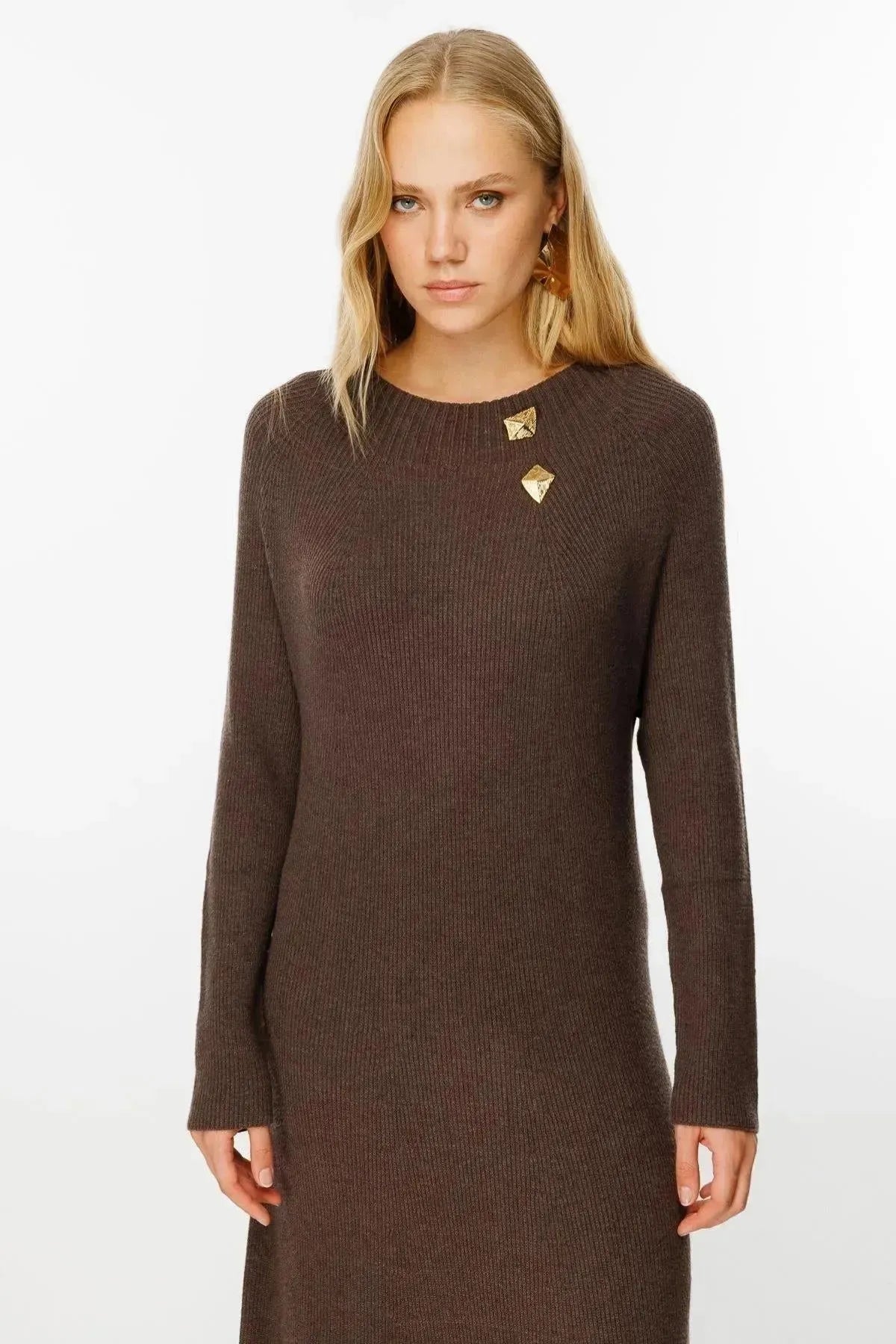 Knitted Dress with Brooch Detail on the Collar