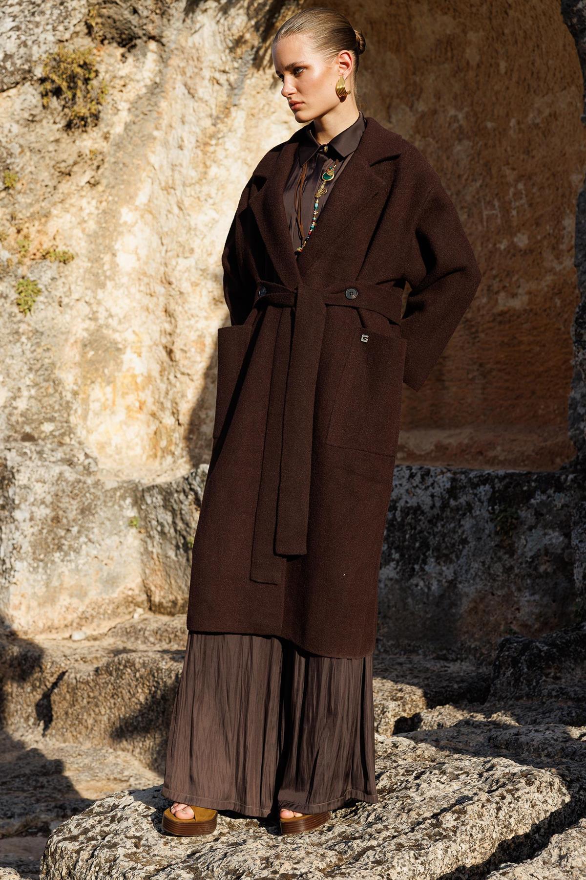 Beli Bağlamalı Düğme Detaylı Kaban