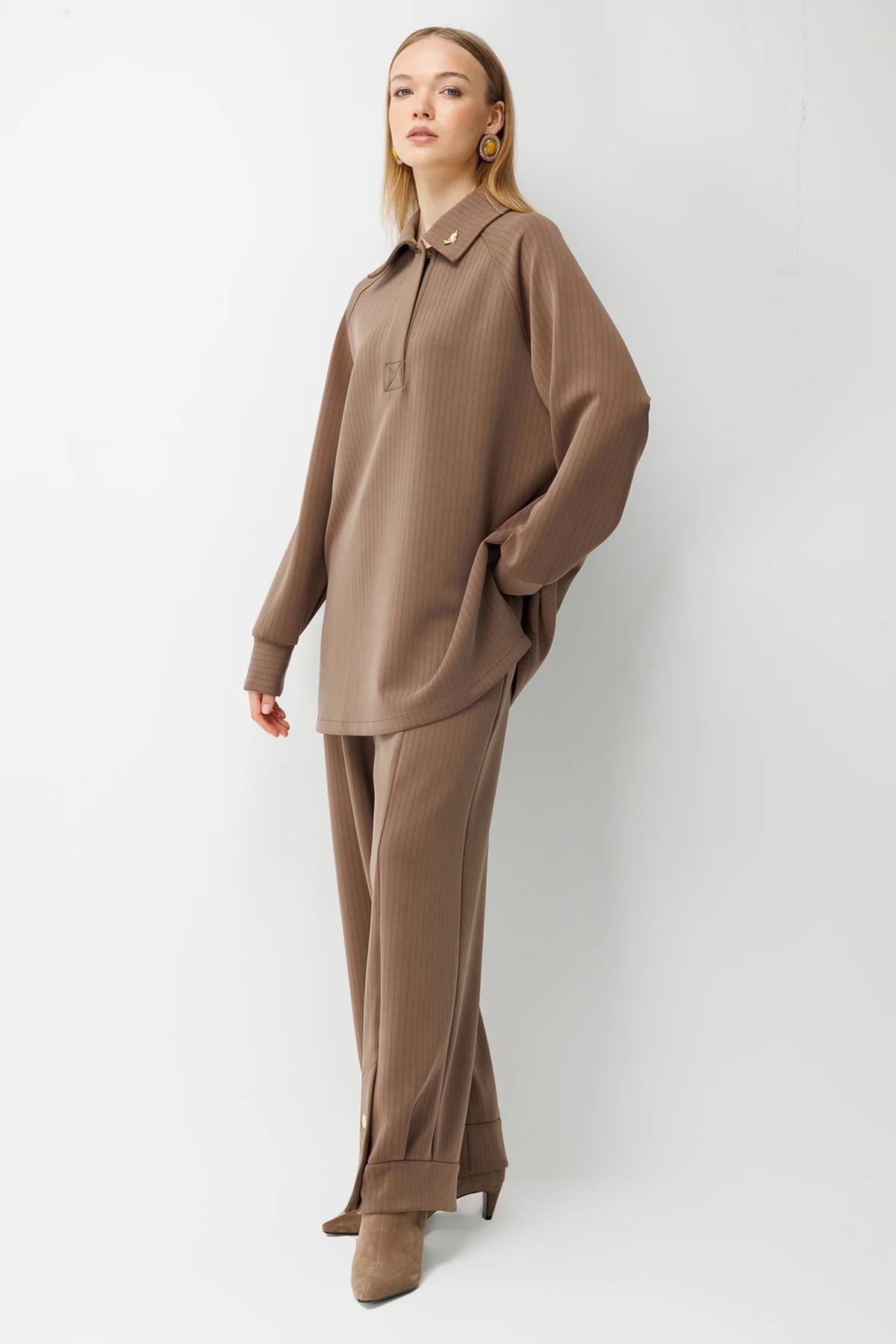 Broş Detaylı Tunik Ve Pantolon Takım
