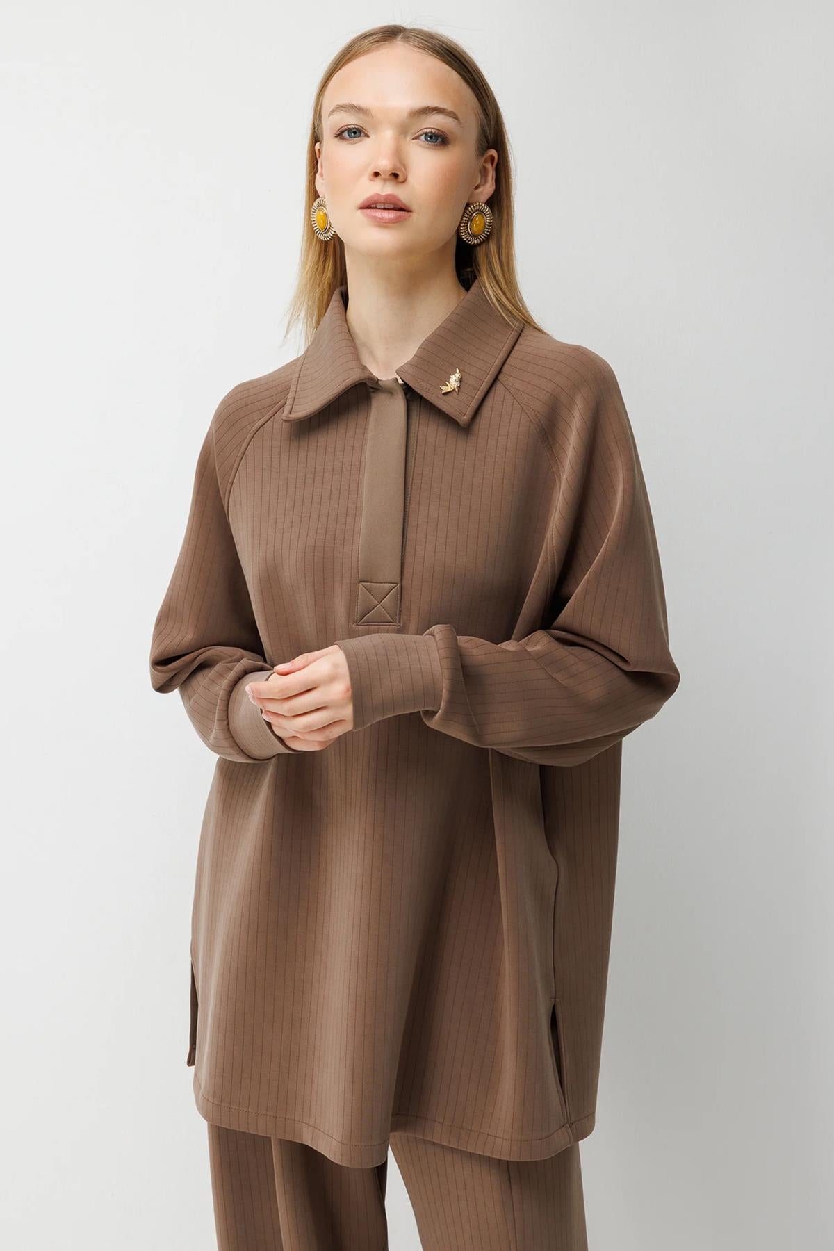 Broş Detaylı Tunik Ve Pantolon Takım