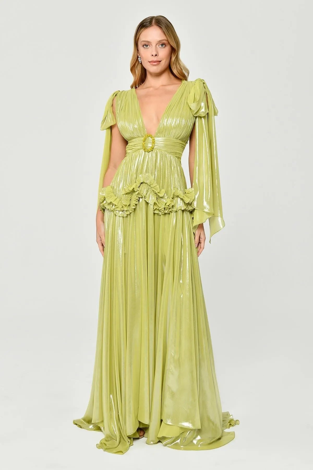 Shiny Sleeveless Long Evening Dress with Low-cut Chest