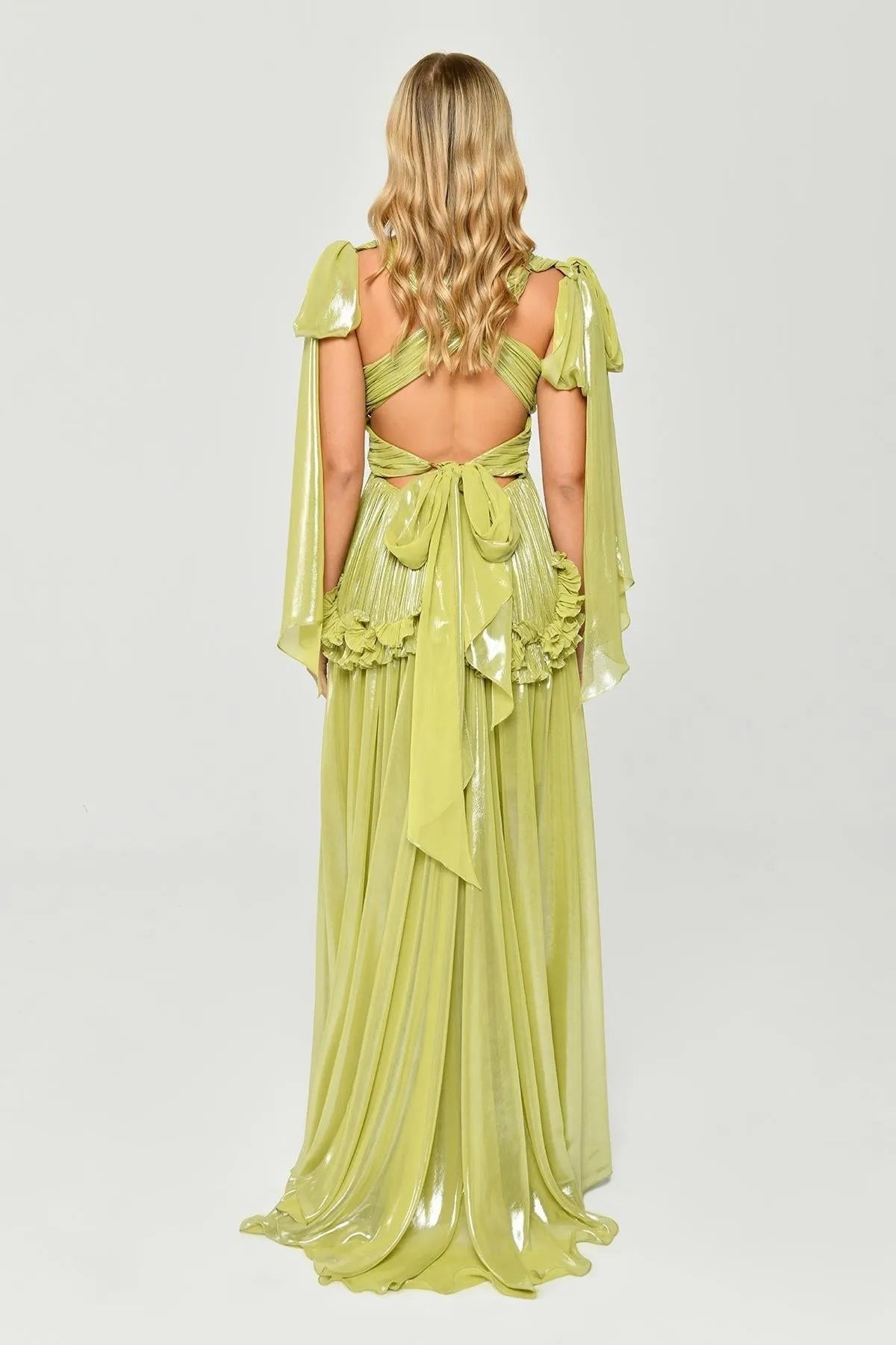 Shiny Sleeveless Long Evening Dress with Low-cut Chest