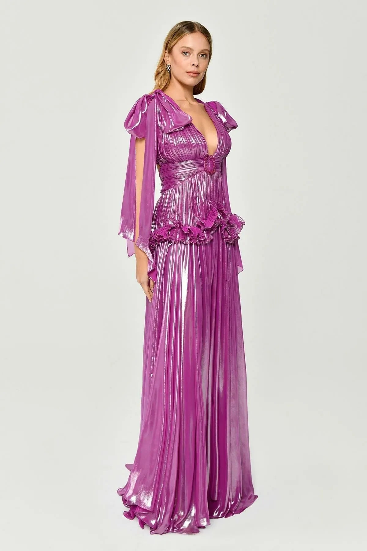 Shiny Sleeveless Long Evening Dress with Low-cut Chest