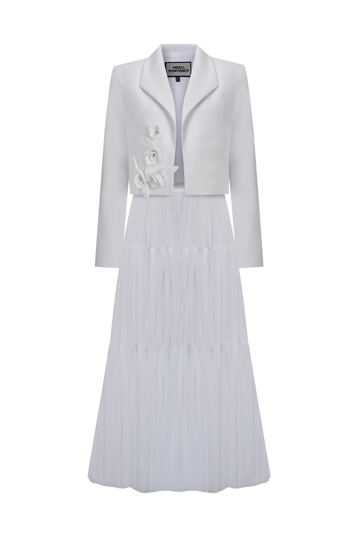 Gül Detaylı Kısa Blazer Ceket