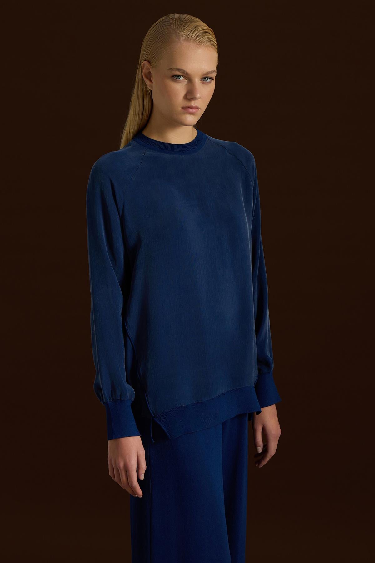 تونيك من الكوبرو المحبوك بأكمام 