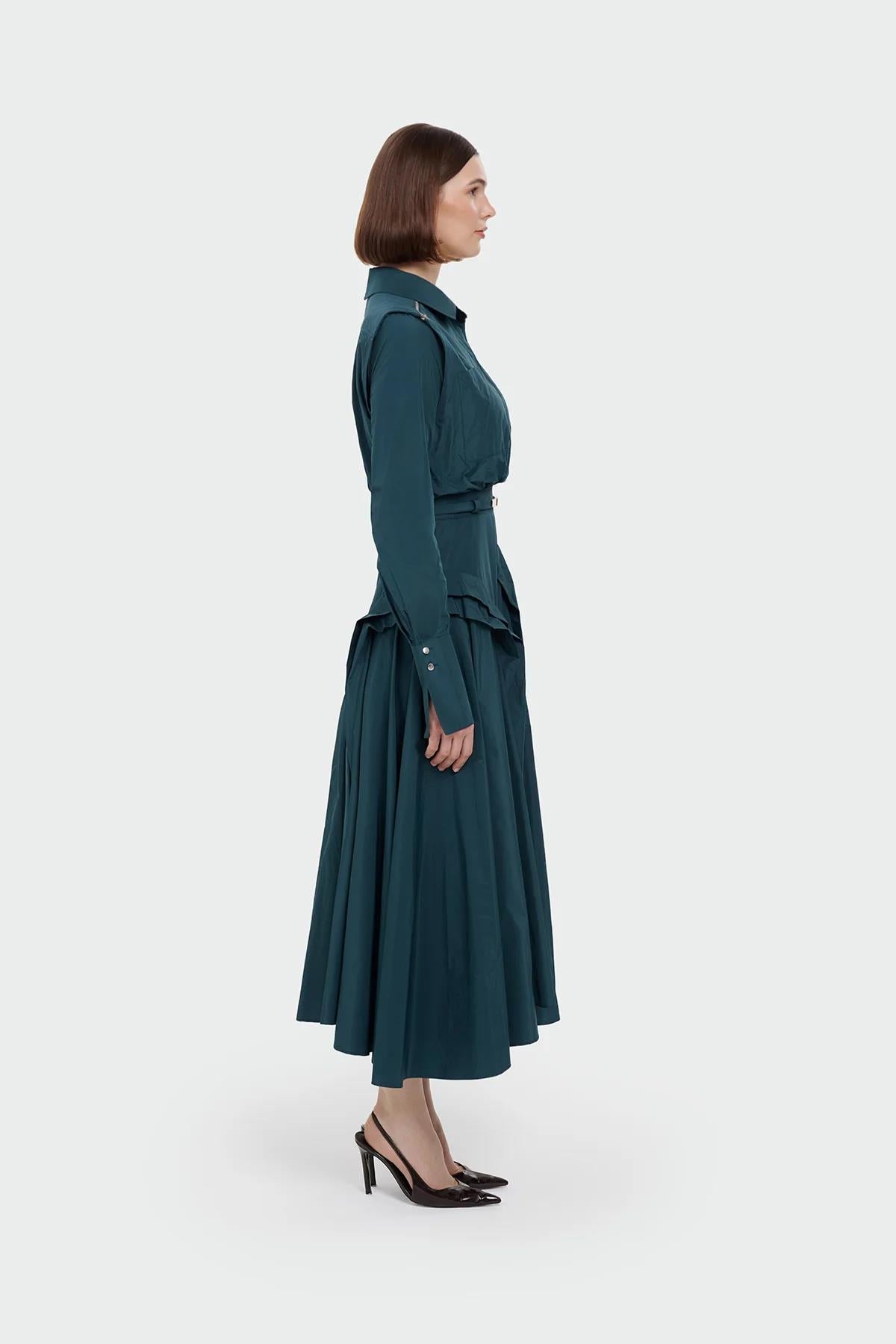 فستان بحزام وياقة قميص
