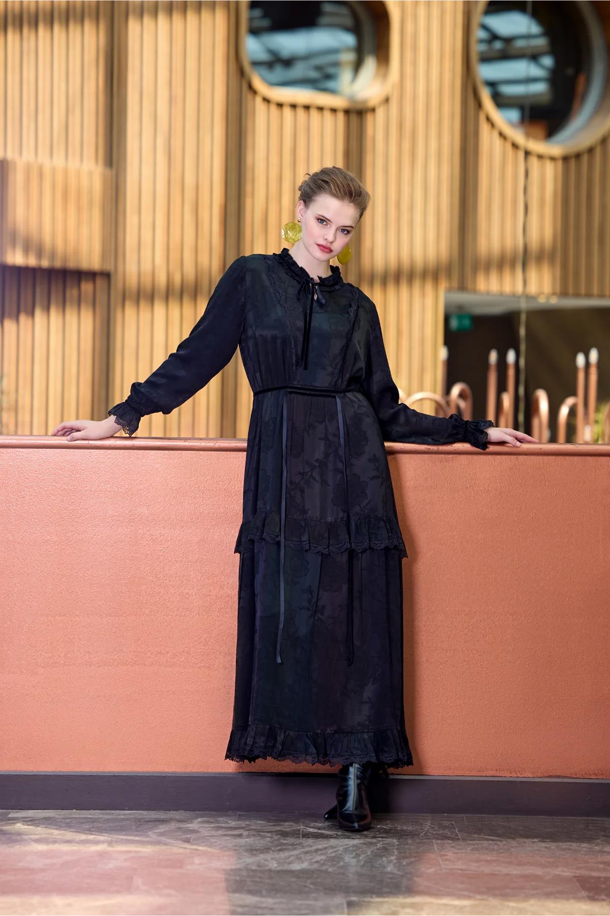Jacquard Cupro Dress with Lace Collar
