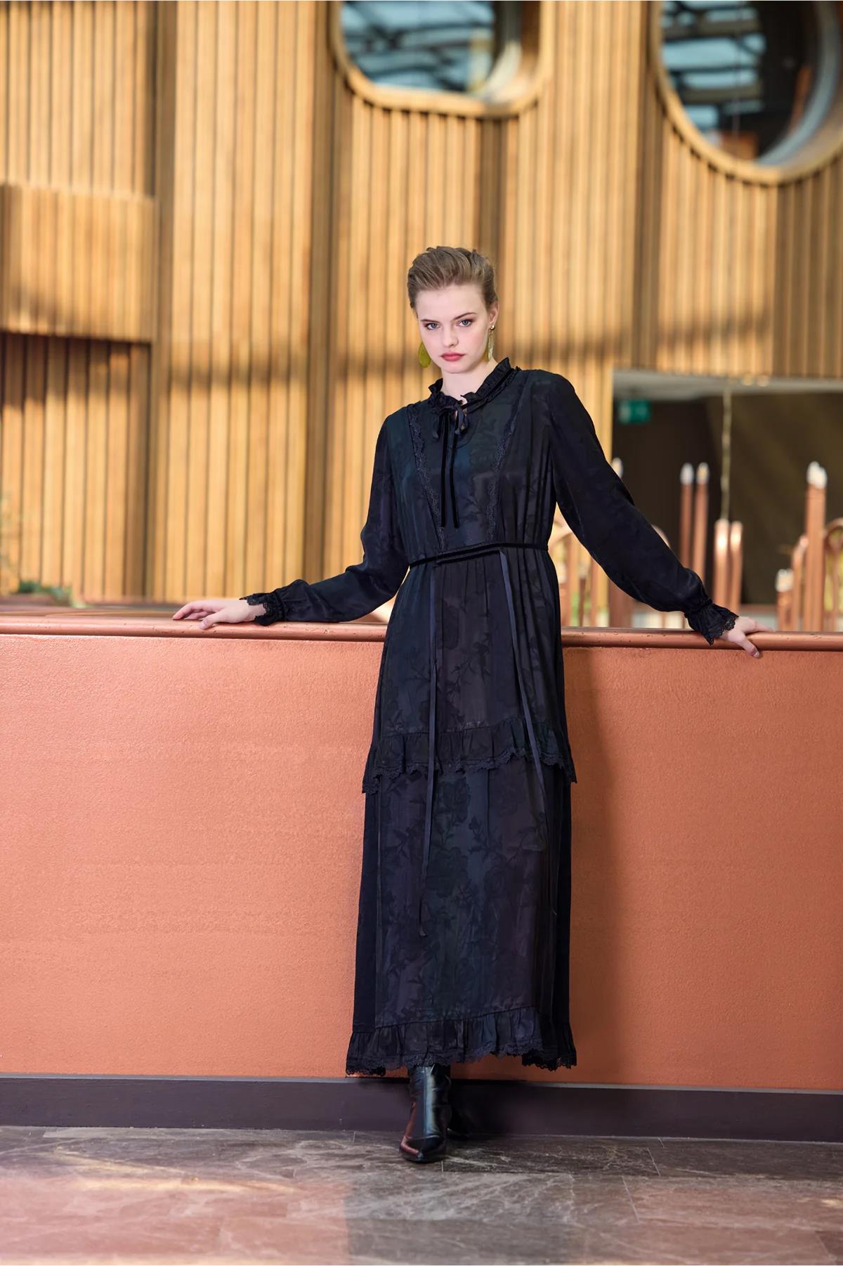 Jacquard Cupro Dress with Lace Collar
