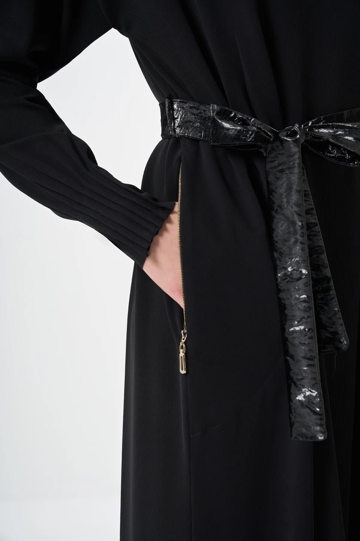 Beli Kemerli Fermuar Detaylı Elbise