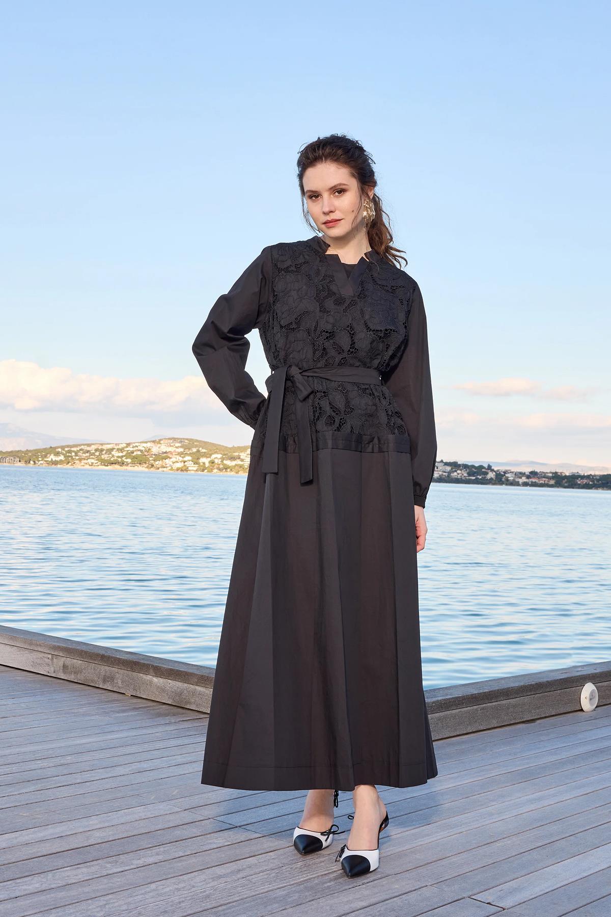 Güpür Detaylı Üst Beli Bağlamalı Elbise