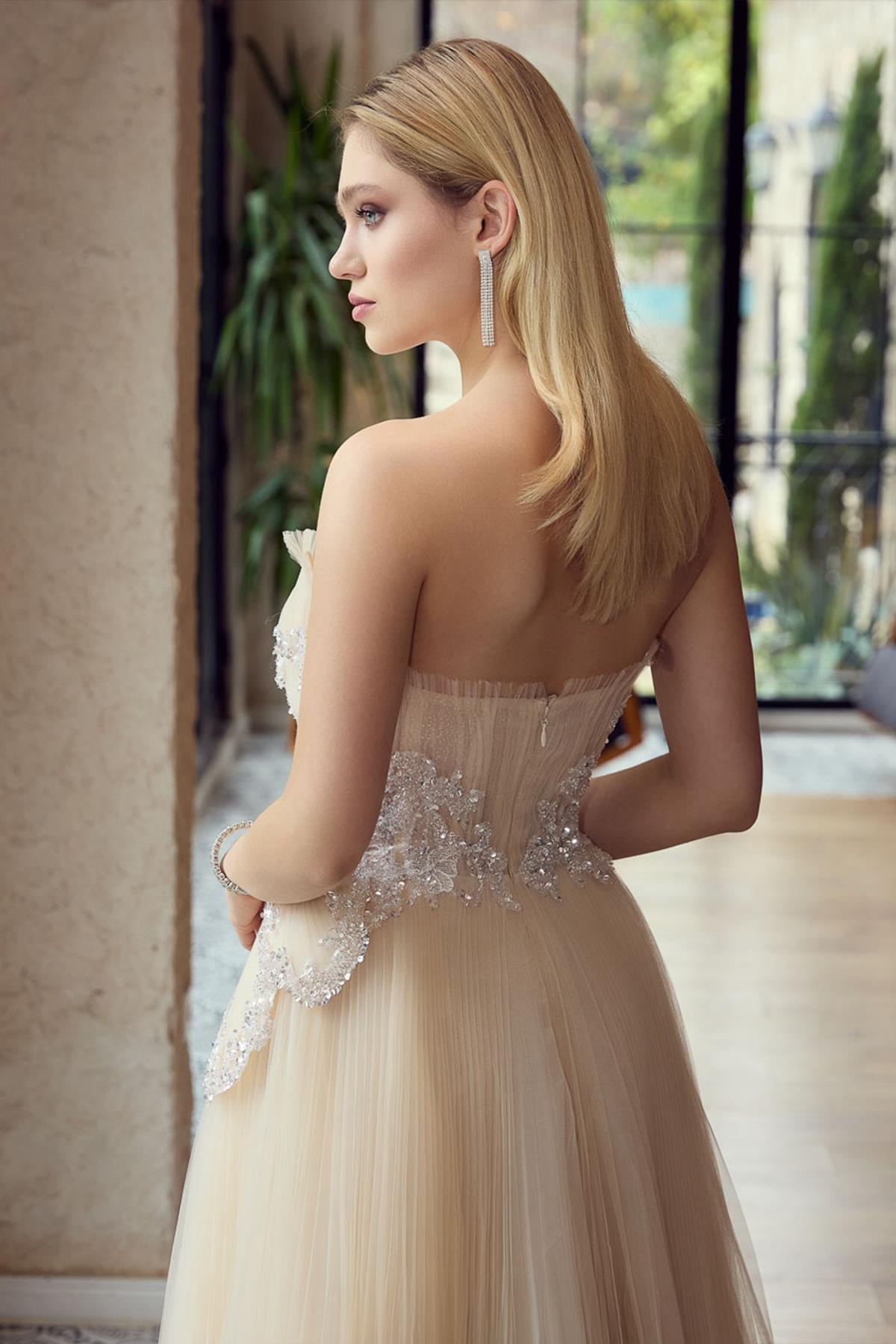 Taş İşlemeli Çiçek Detaylı Piliseli Tül Abiye Elbise