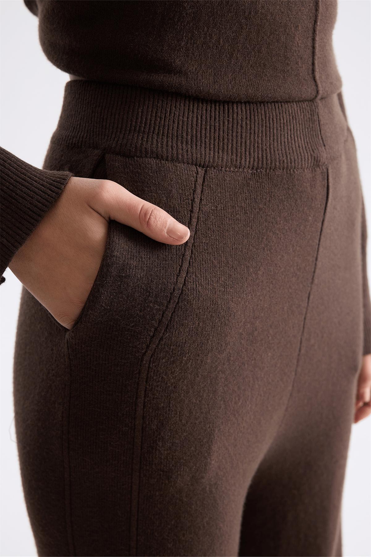 Beli Lastikli Bol Paça Triko Pantolon