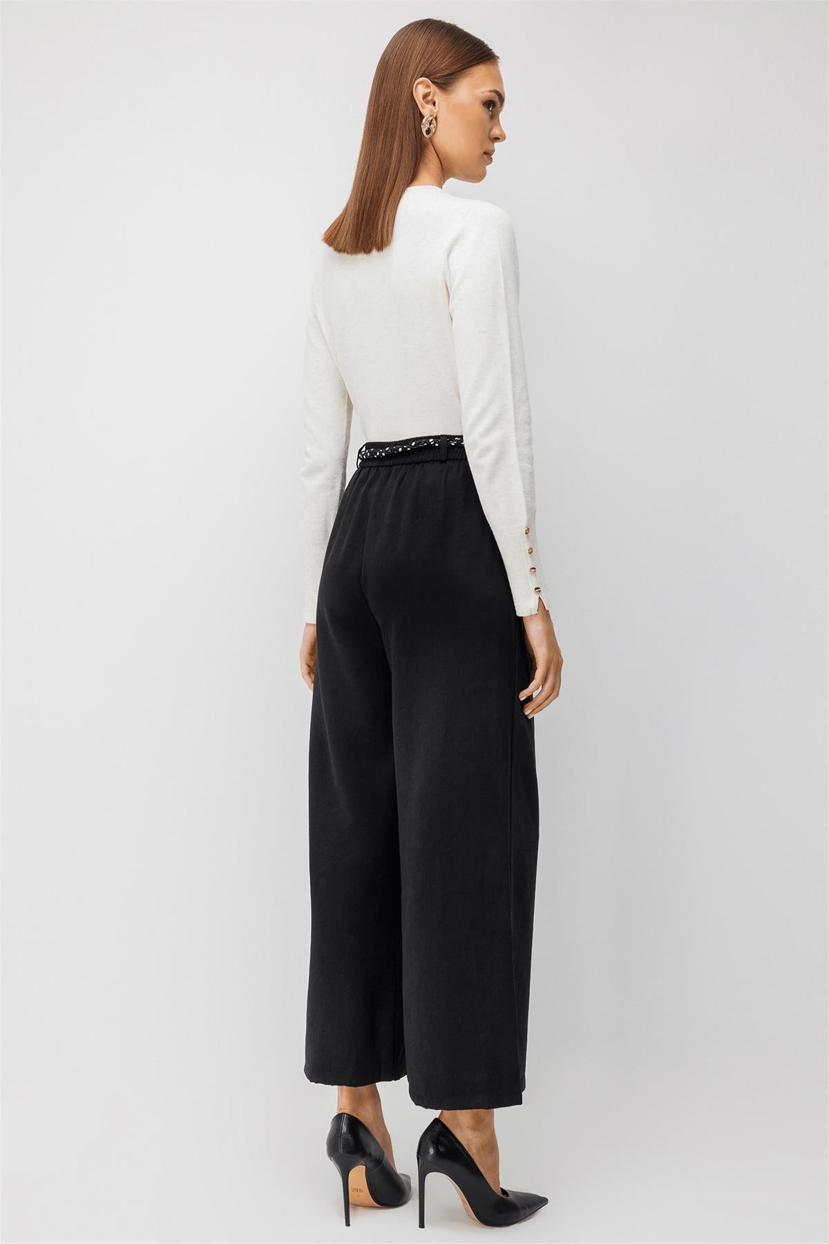 Wide-Leg Trousers with a Waist Scarf