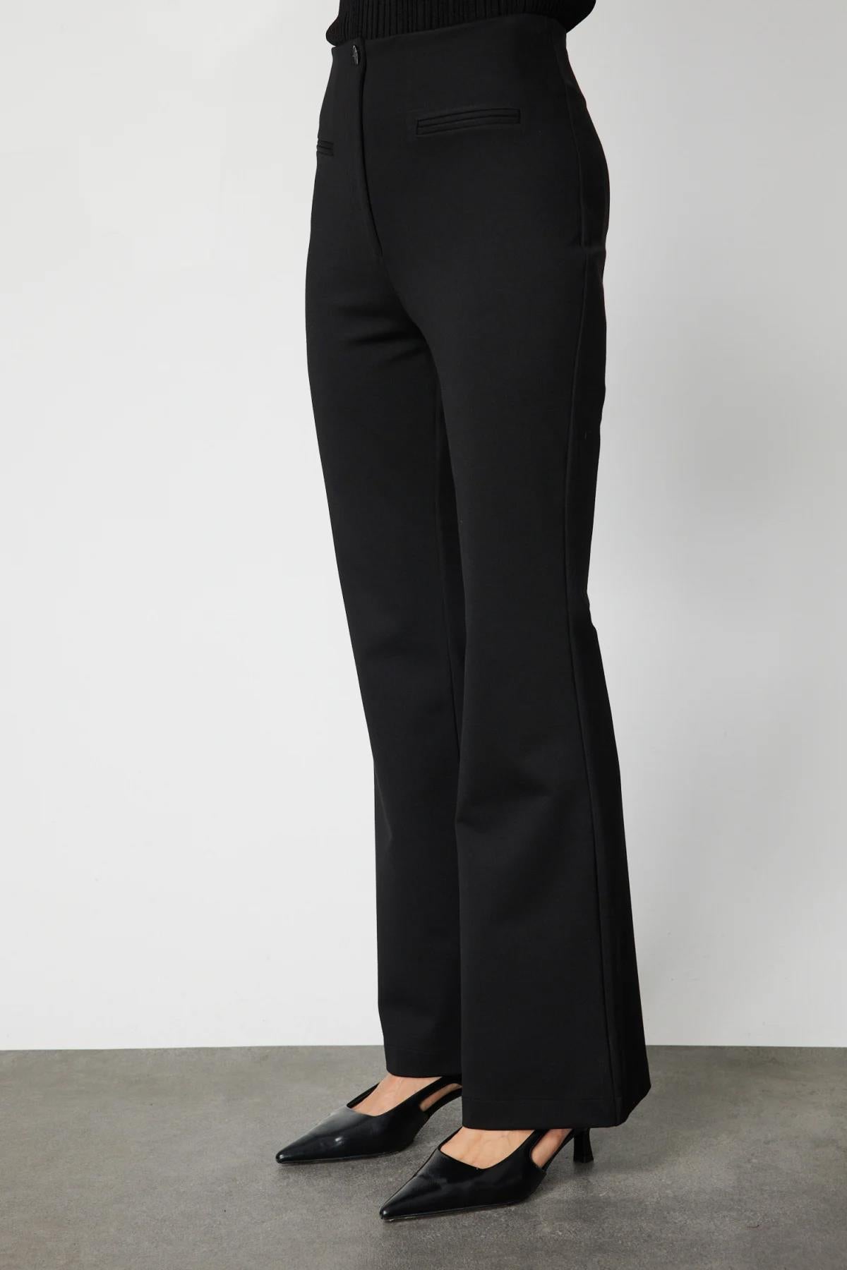 Yüksel Bel Cep Detaylı Pantolon