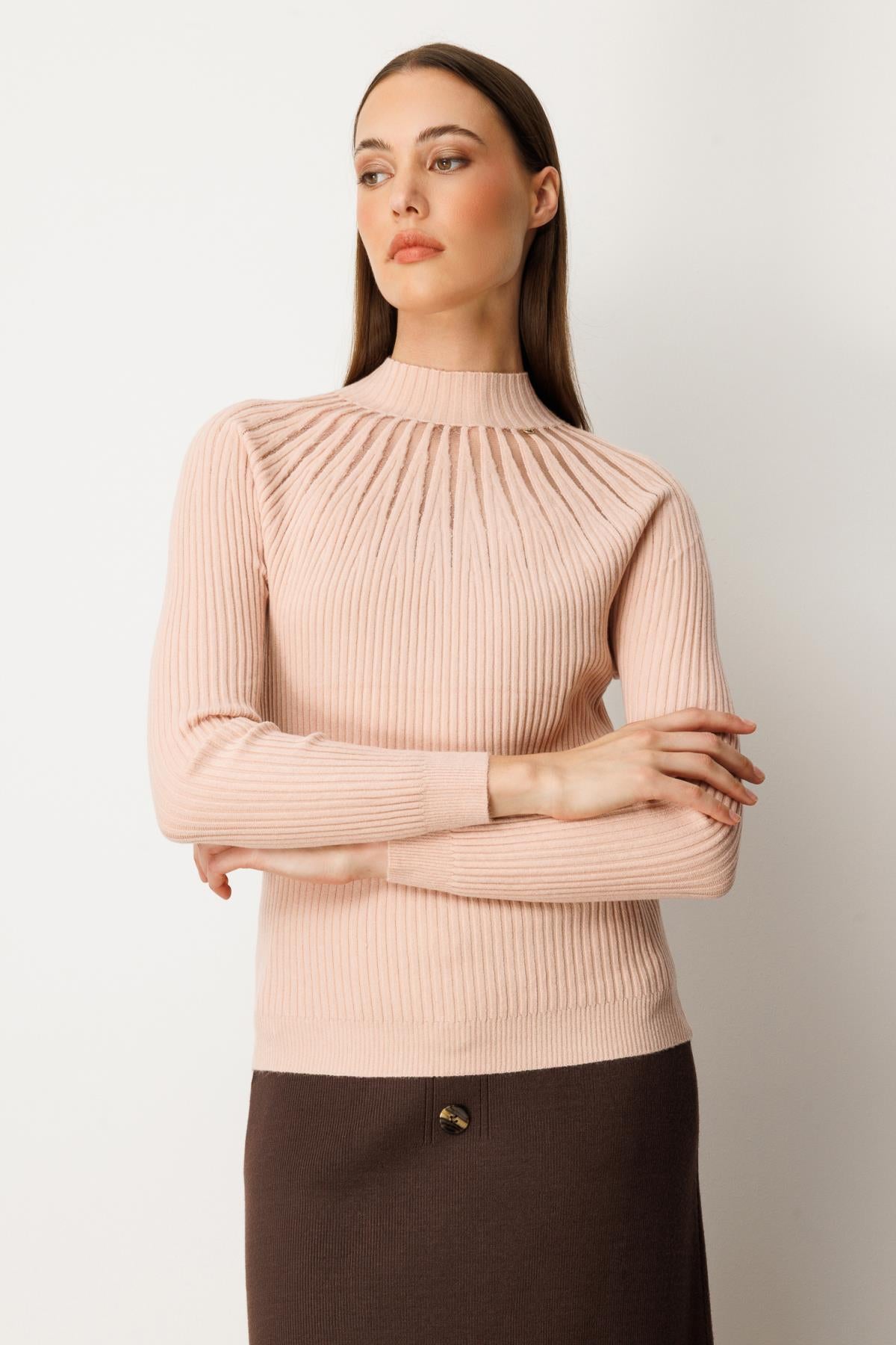 Dik Yaka Tül Detaylı Triko Kazak