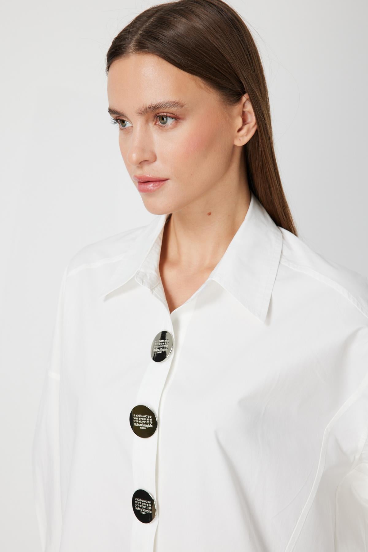Büyük Süs Düğmeli Gömlek