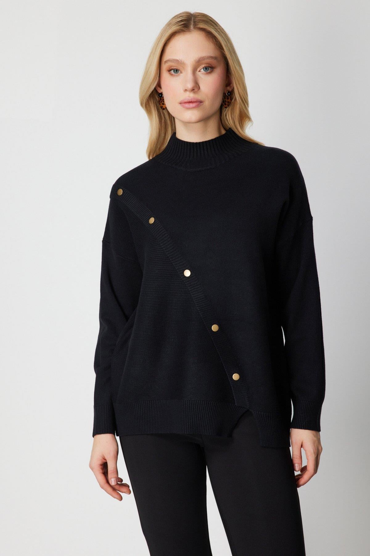 Süs Düğmeli Yarım Balıkçı Yaka Triko Kazak