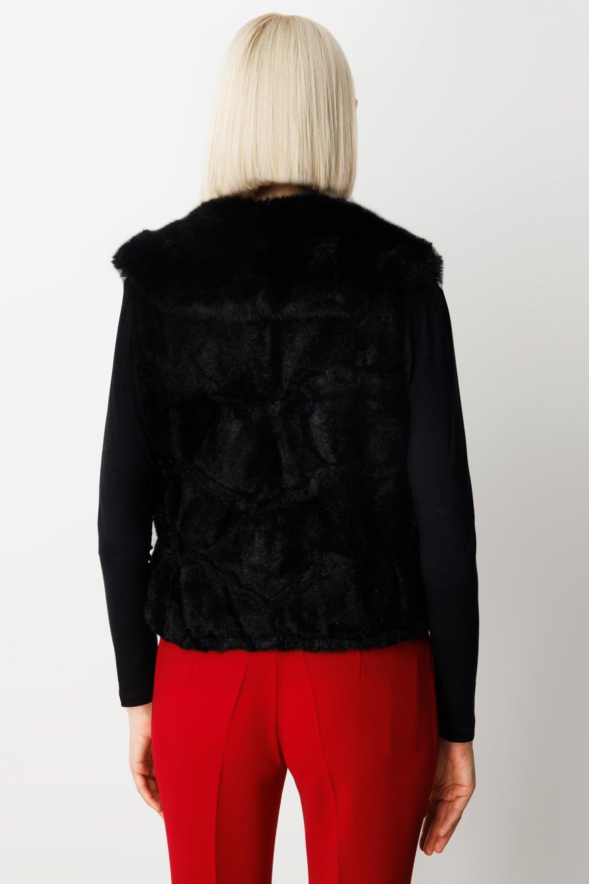 Kabartmalı Peluş Yelek