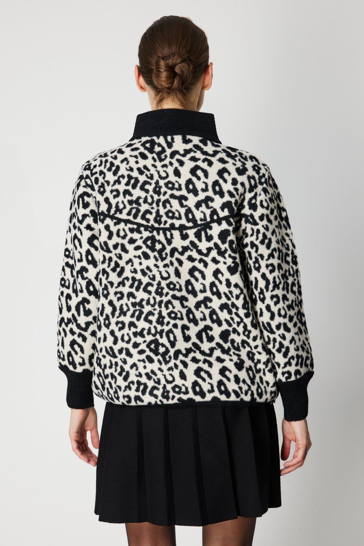 Dik Yaka Leopar Desenli Hırka