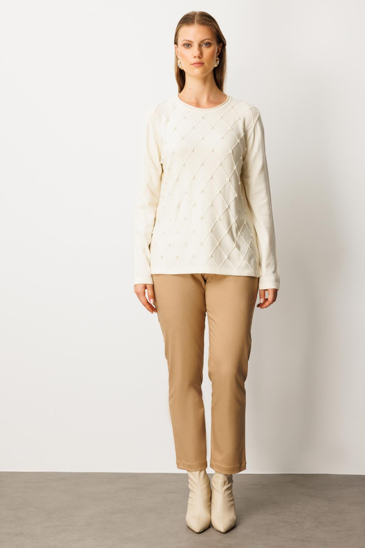 Sıfır Yaka Boncuk Detaylı Triko Büyük Beden Kazak