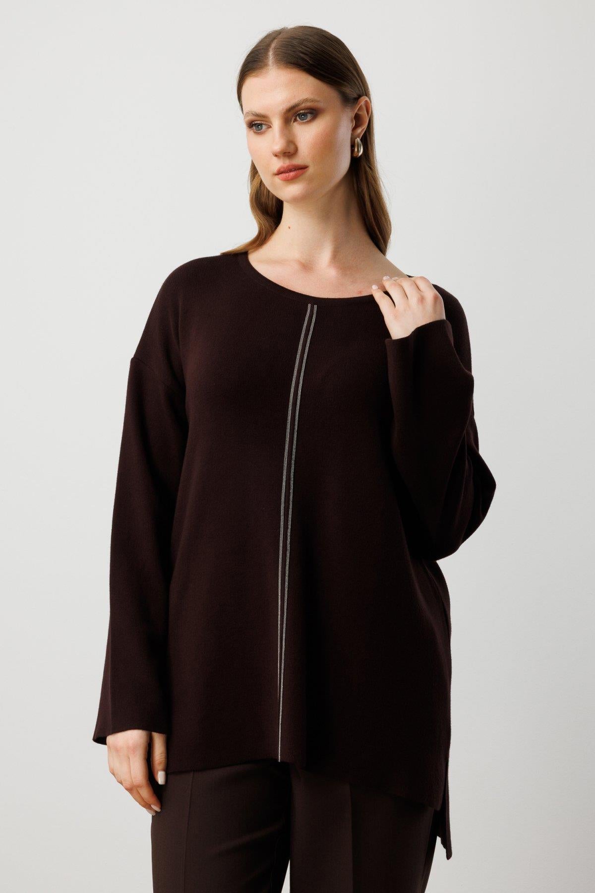 Önü Taş İşlemeli Uzun Triko Kazak