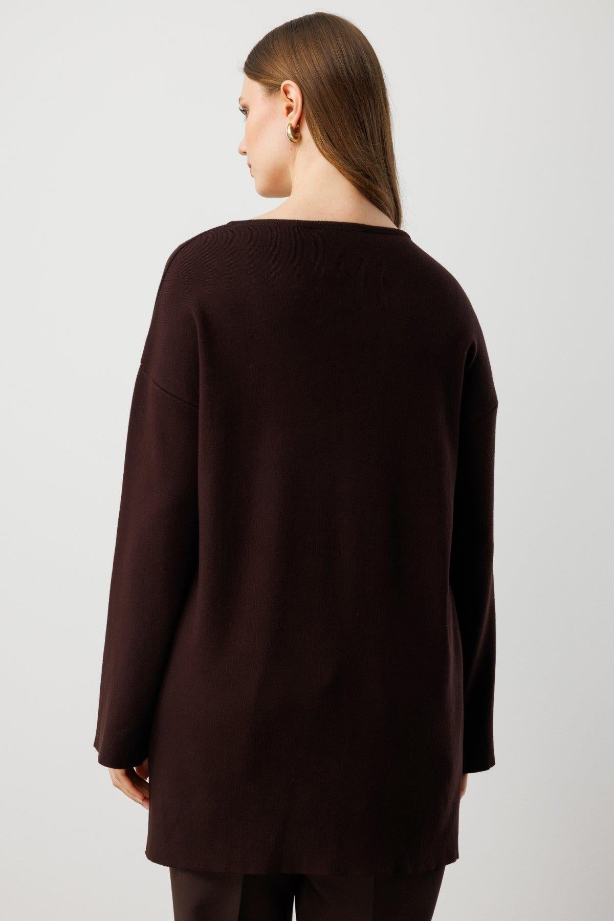 Önü Taş İşlemeli Uzun Triko Kazak