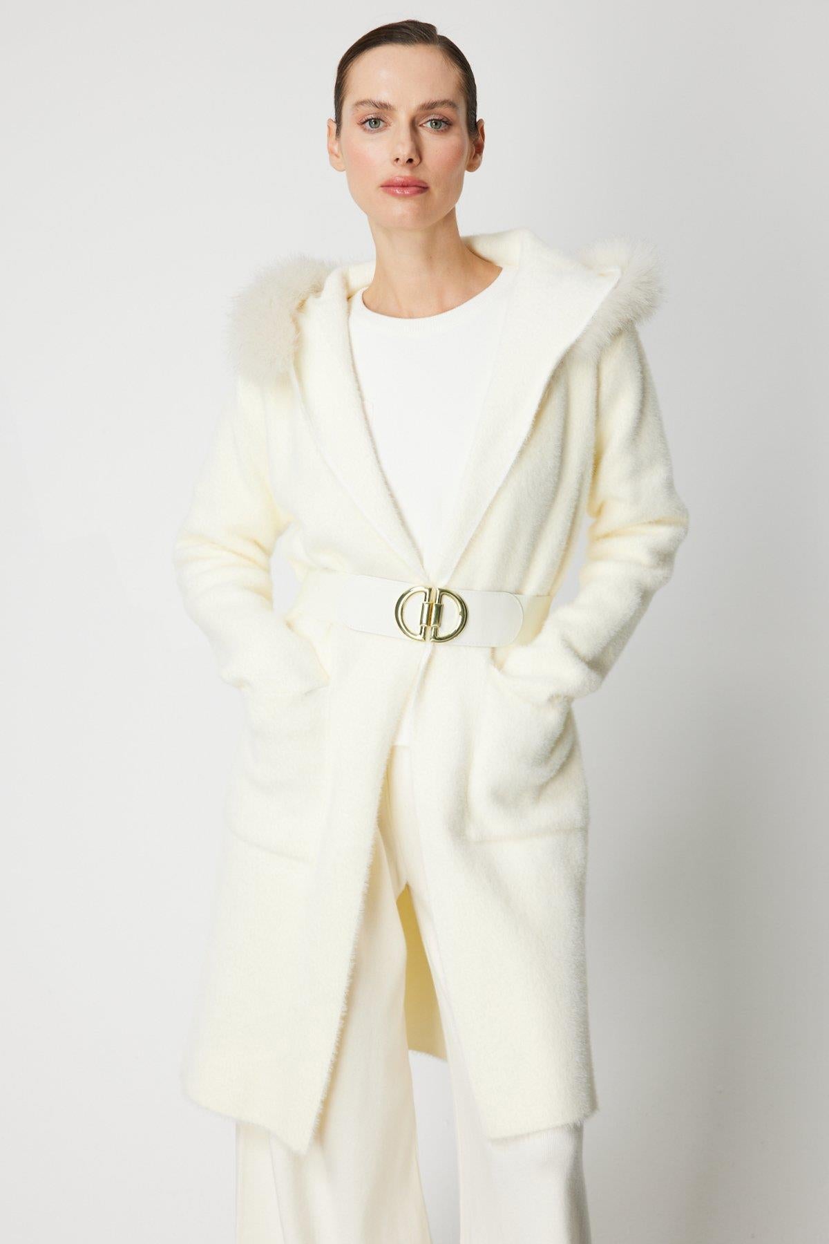 Yakası Kürklü Peluş Hırka