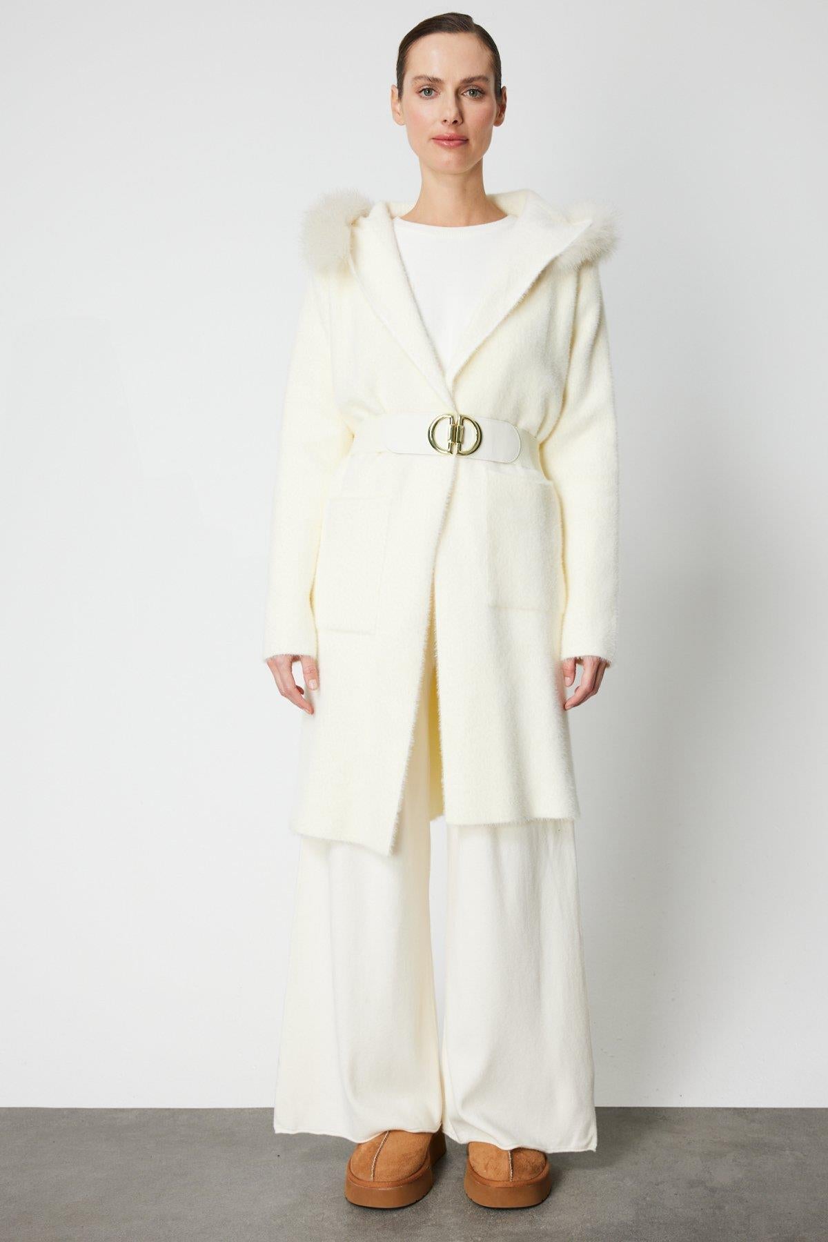 Yakası Kürklü Peluş Hırka