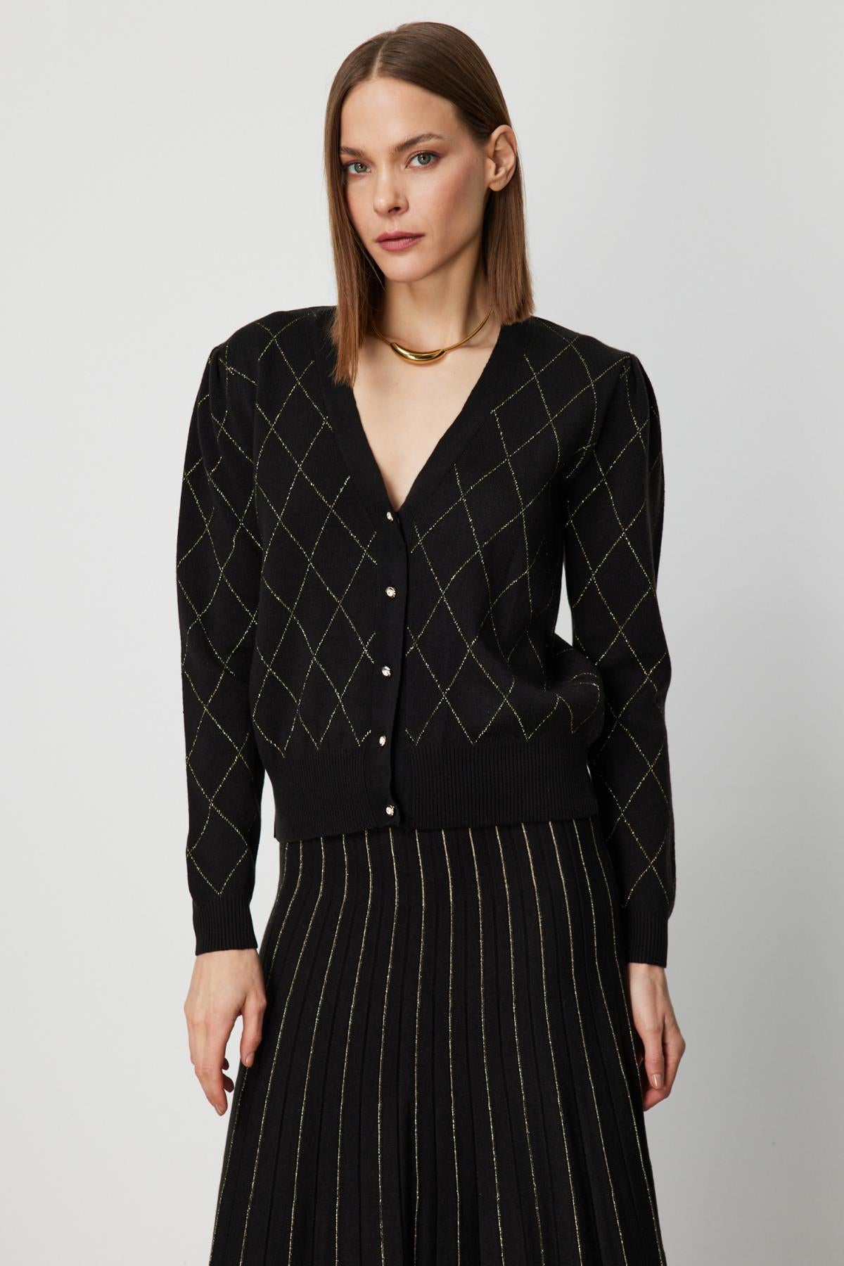 Baklava Desenli V Yaka Hırka