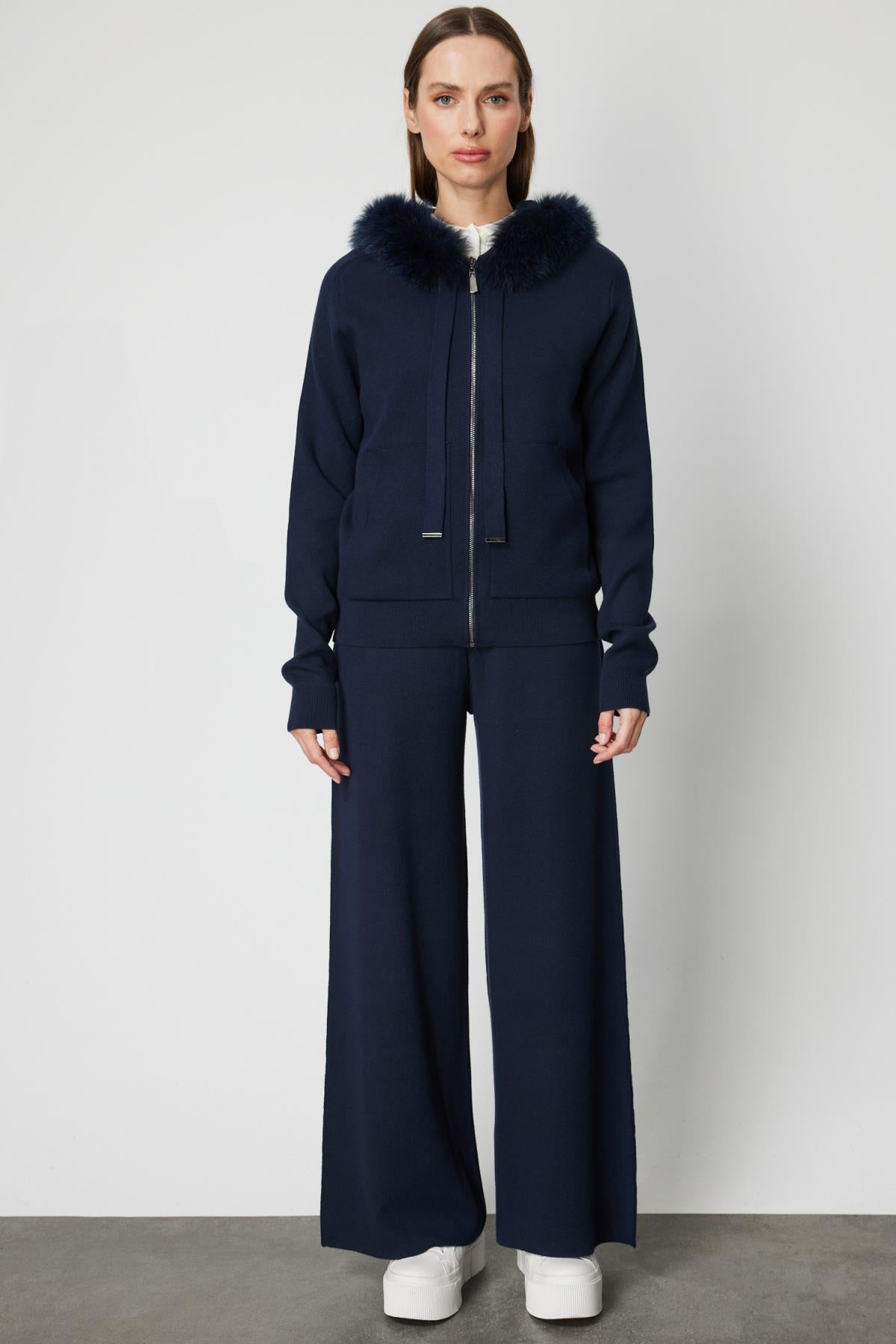 Yakası Kürklü Fermuarlı Triko Hırka