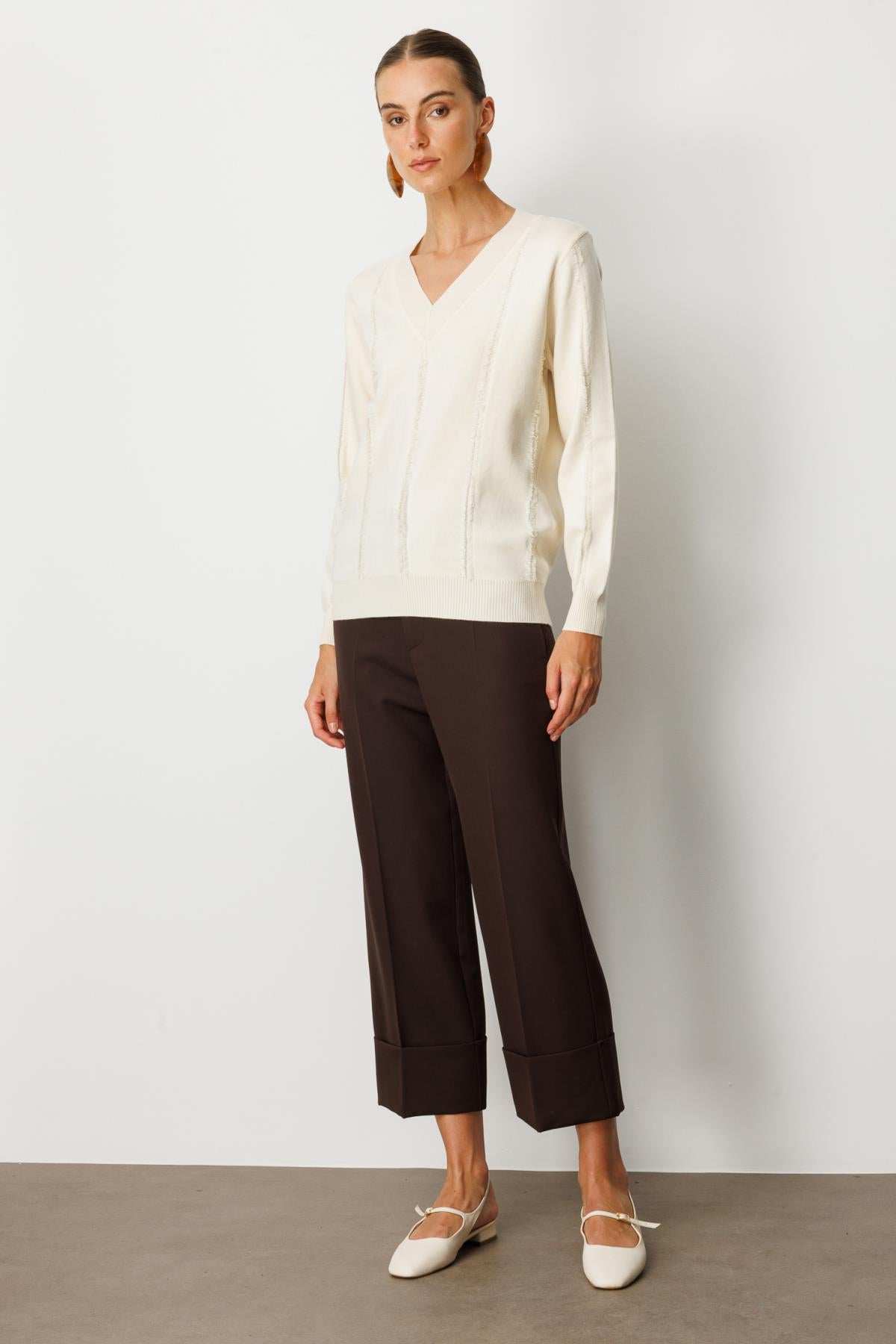 V Yaka Şerit Kırçıllı Triko Kazak