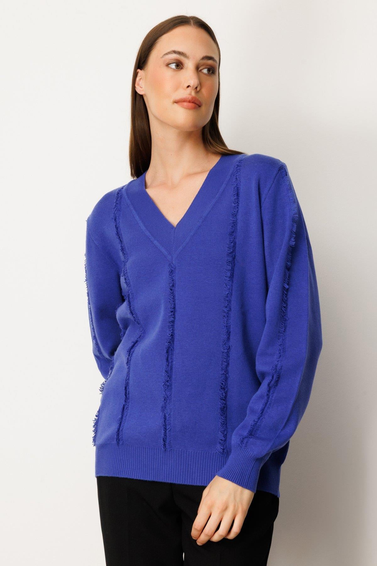 V Yaka Şerit Kırçıllı Triko Kazak